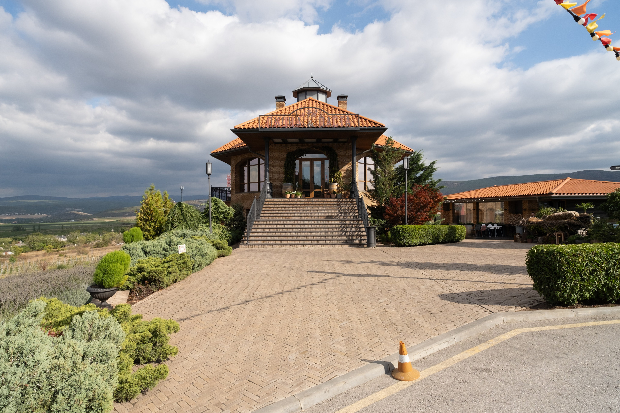 Самые красивые локации города Севастополь. Где пофотографироваться в Севастополе? Локации для фото. 1 место. Первое место. Место. Бывшее мес. Профессиональная фотосъемка в Крыму. Натуральные эмоции и живые кадры. Забронируйте дату прямо сейчас!