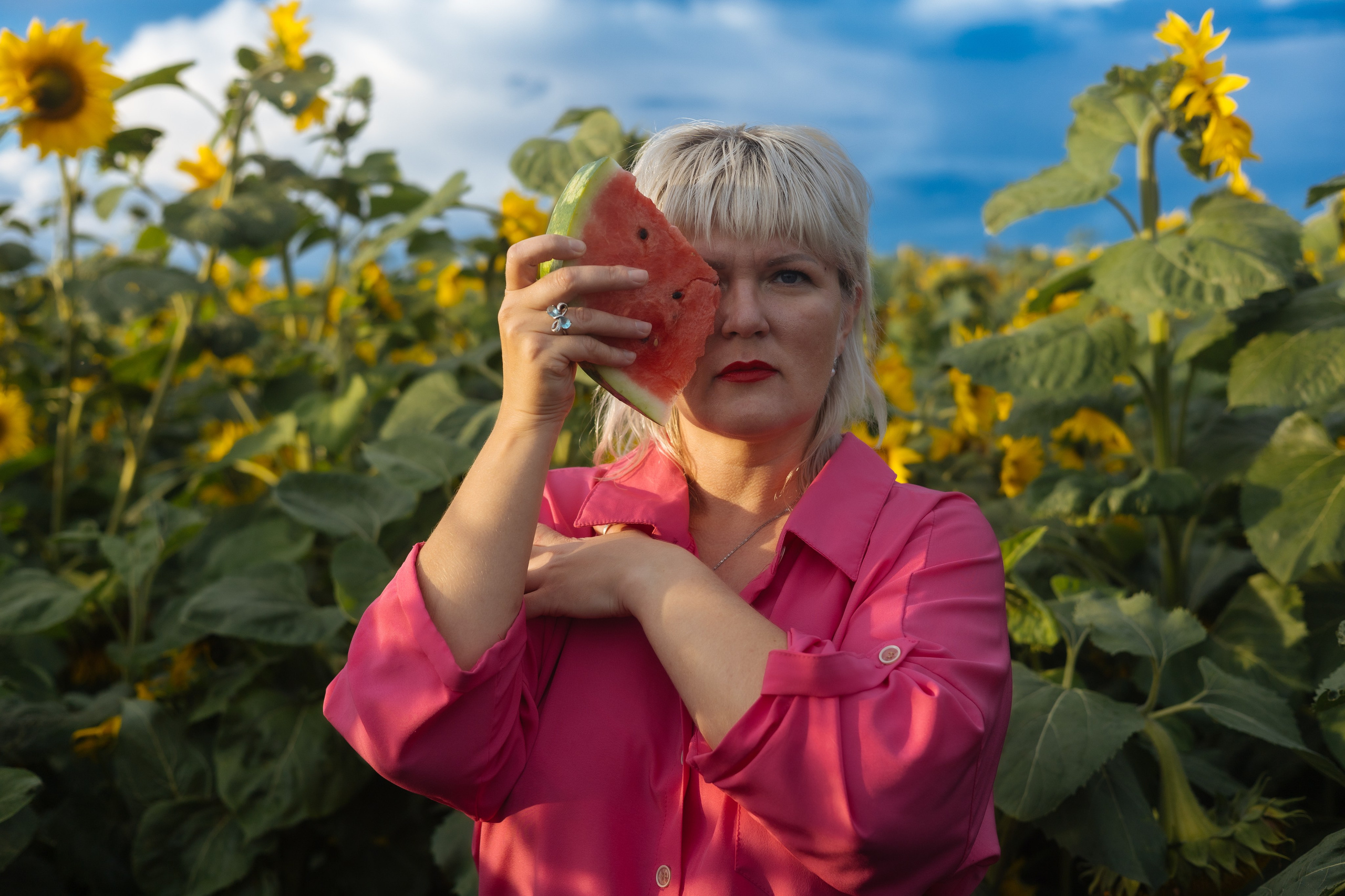 ПОДСОЛНУХИ 2025. Фотограф Красноярск съемки лавстори, фотосессия в студии, портретная съемка, творческие фотосессии