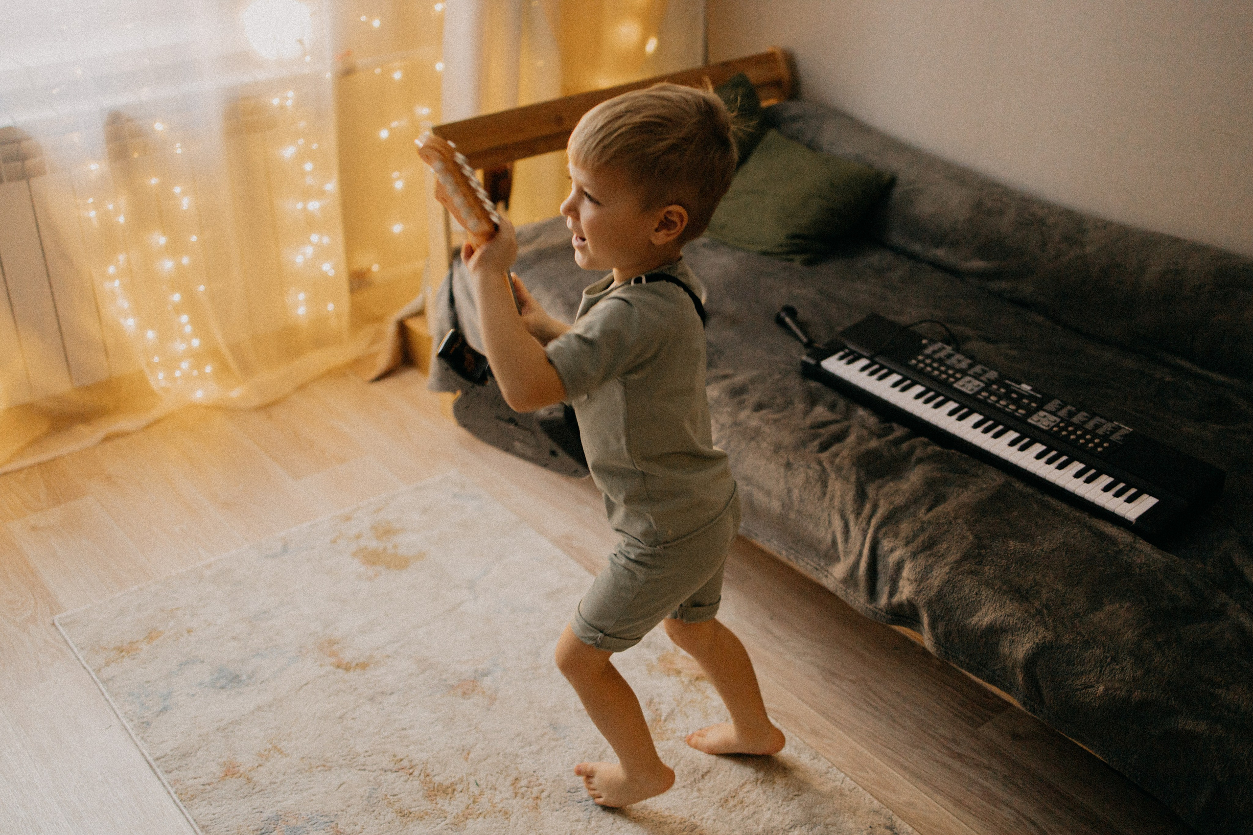 Пицца. Женя. Огоньки. Фотограф Настя Леонова