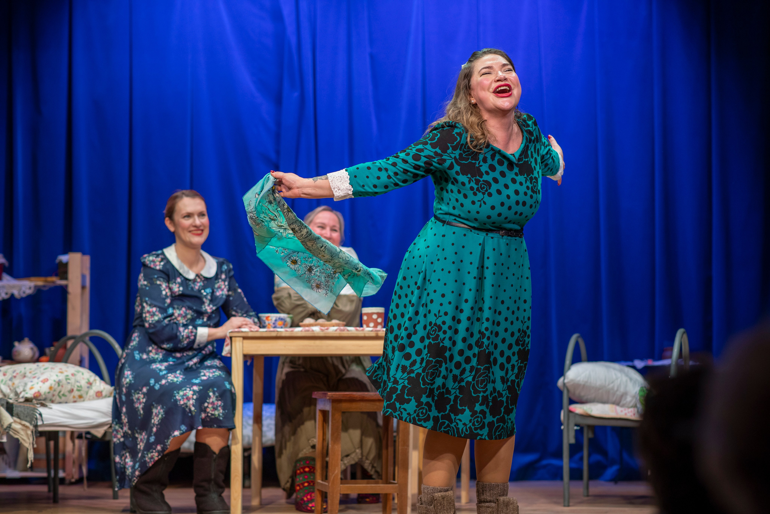 «Девчата», спектакль театральной студии «Дом». Фотограф Сергей Ловкий