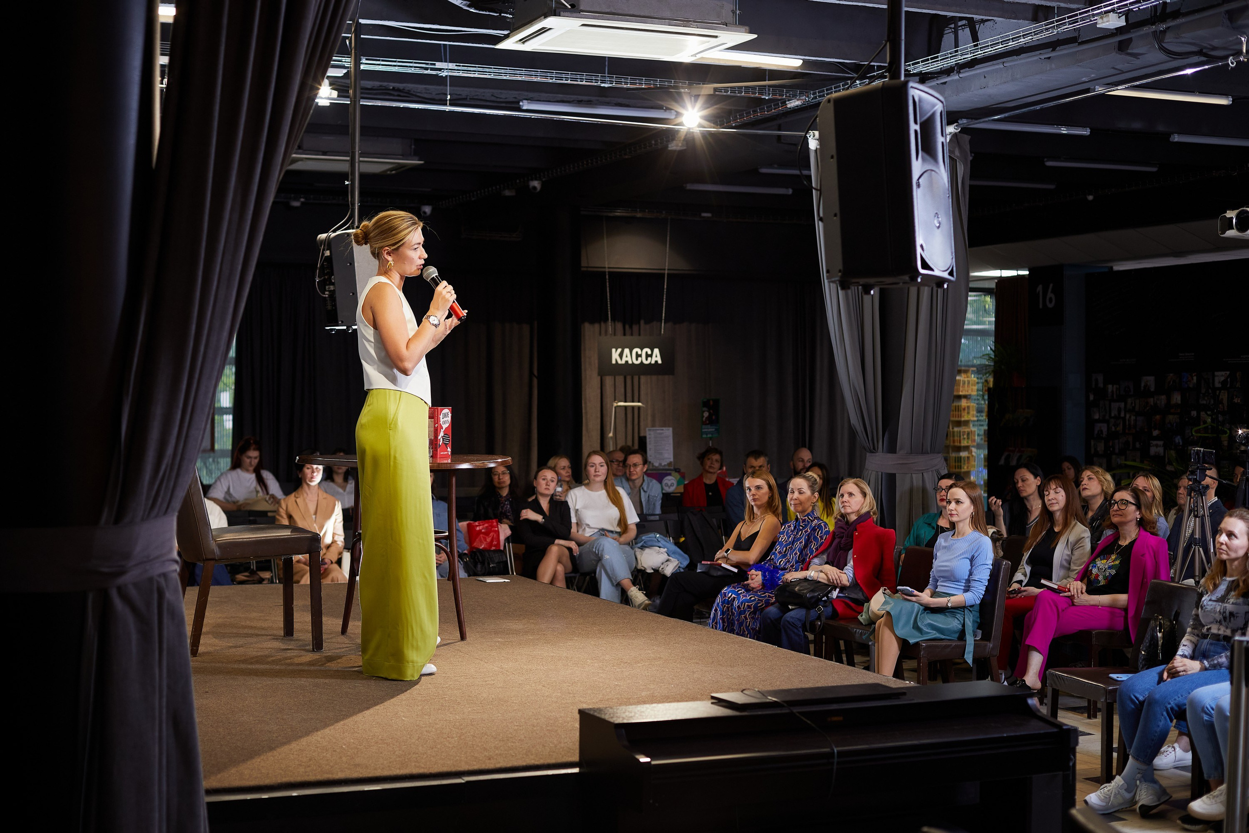 ДОМ КНИГИ. Event фотограф Александр Осин. г. Москва