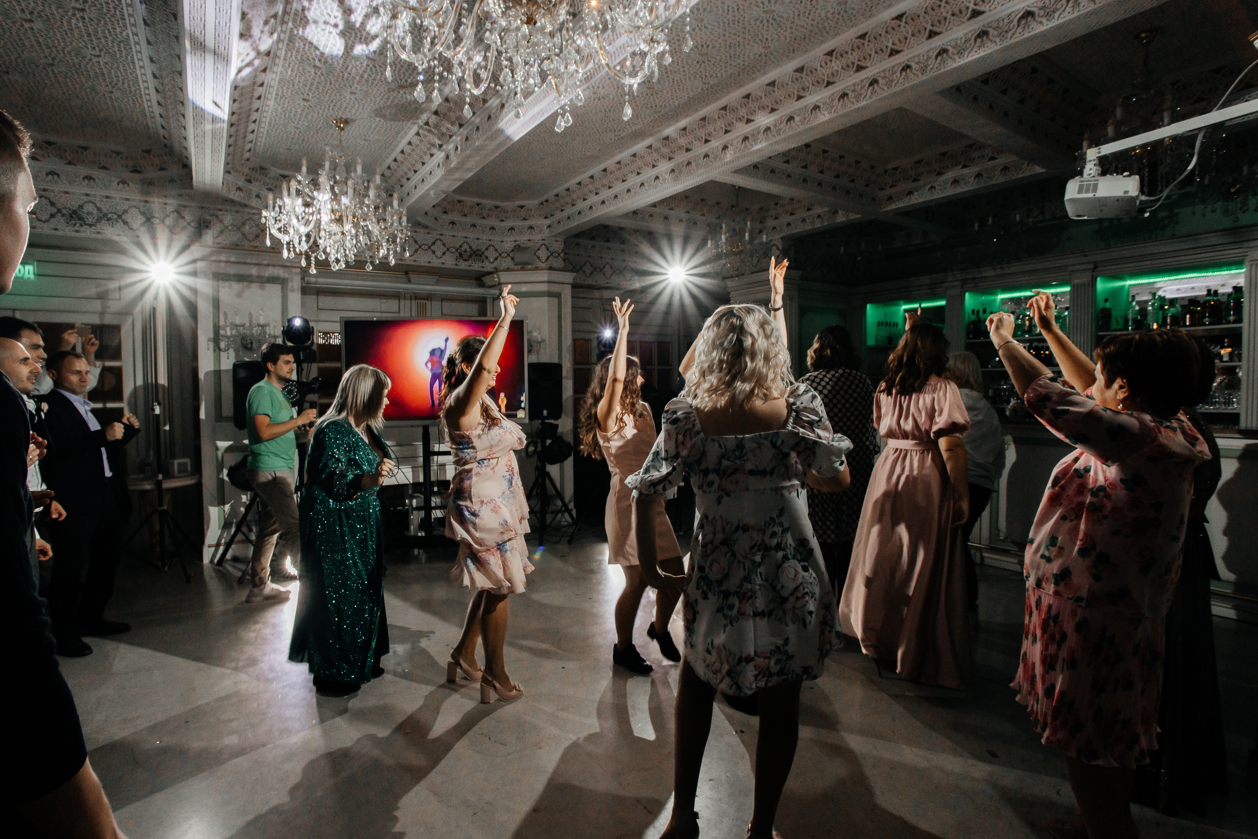 Танцуй!. Свадебный фотограф в Ярославле Андрей Перегудов