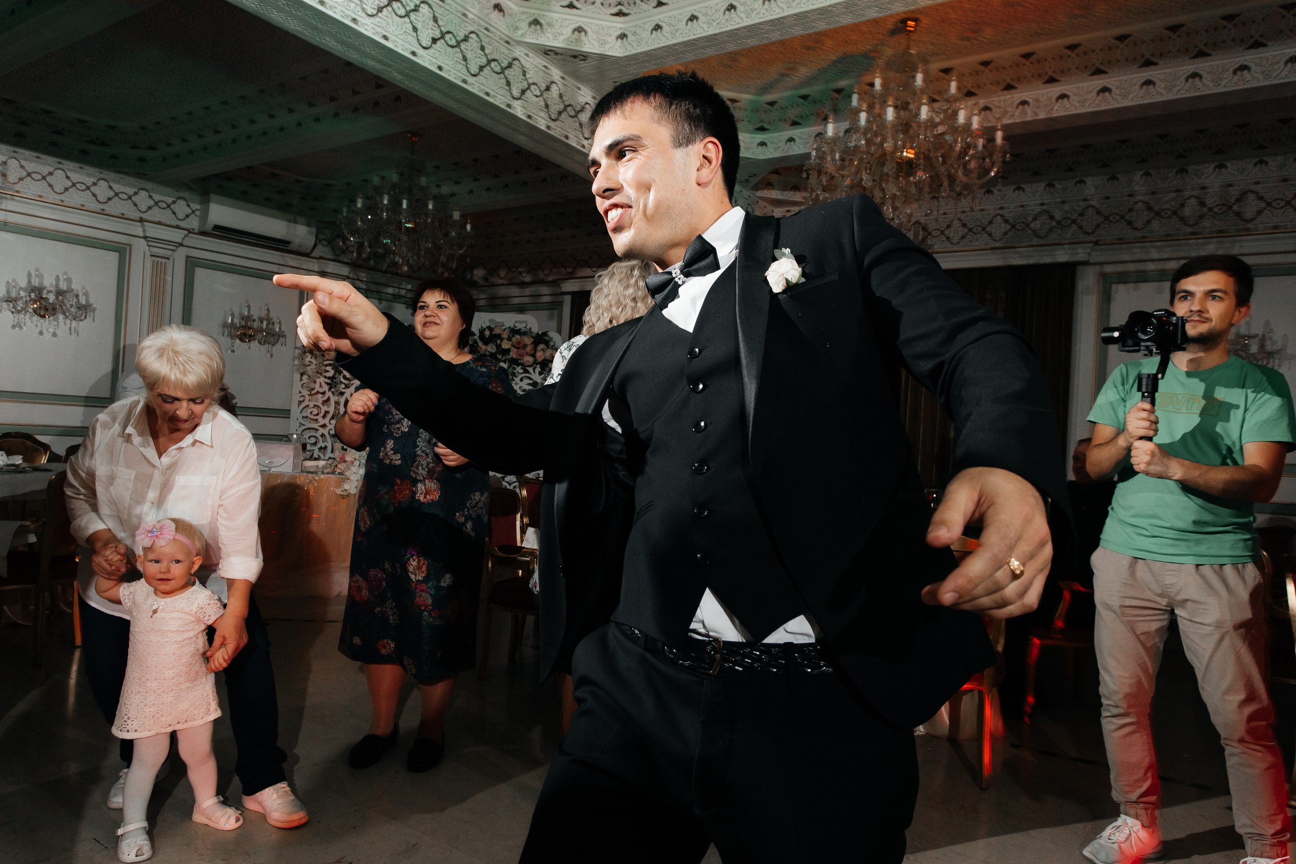 Танцуй!. Свадебный фотограф в Ярославле Андрей Перегудов