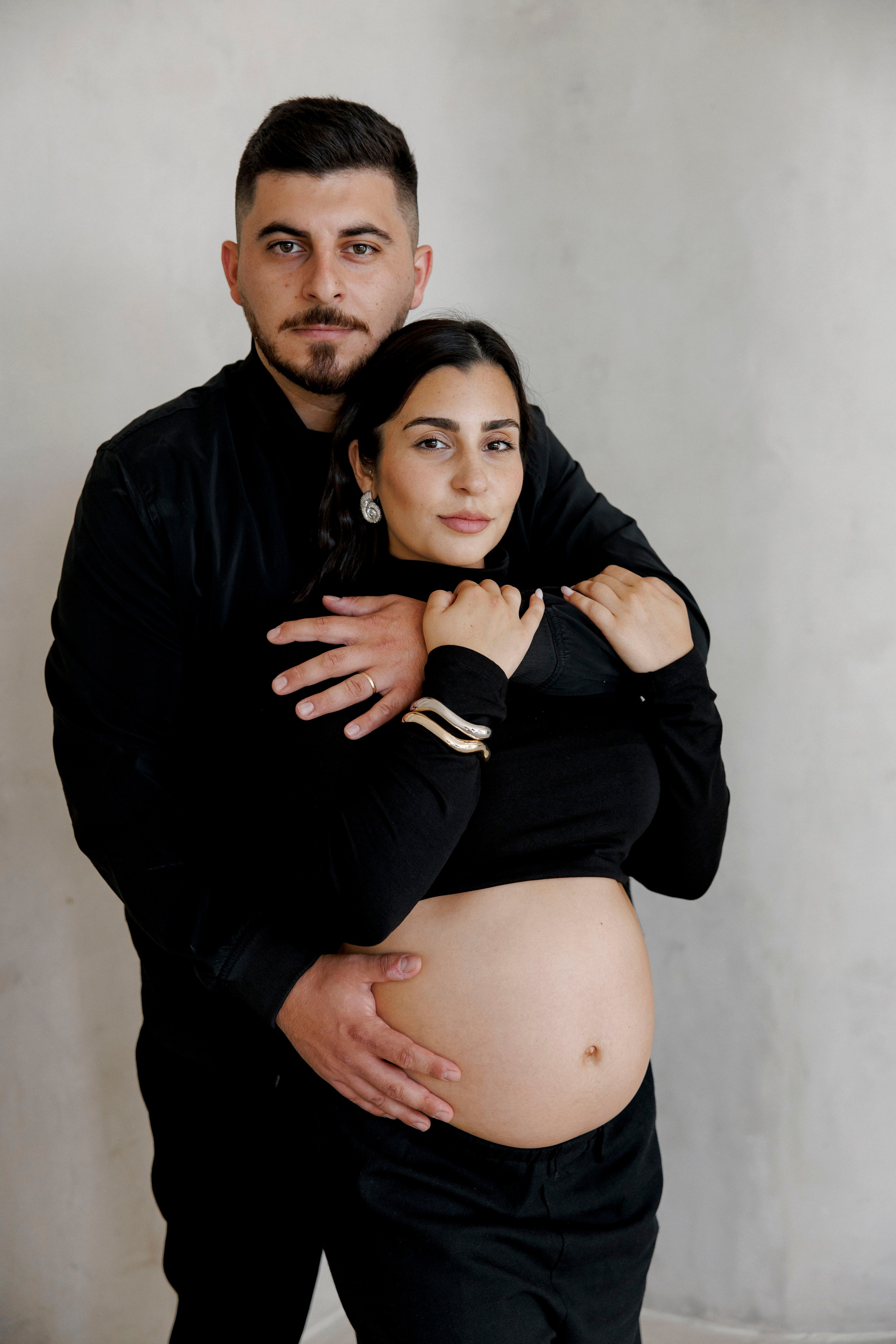 Pregnancy photoshoot inside the Grey Studio. Главная