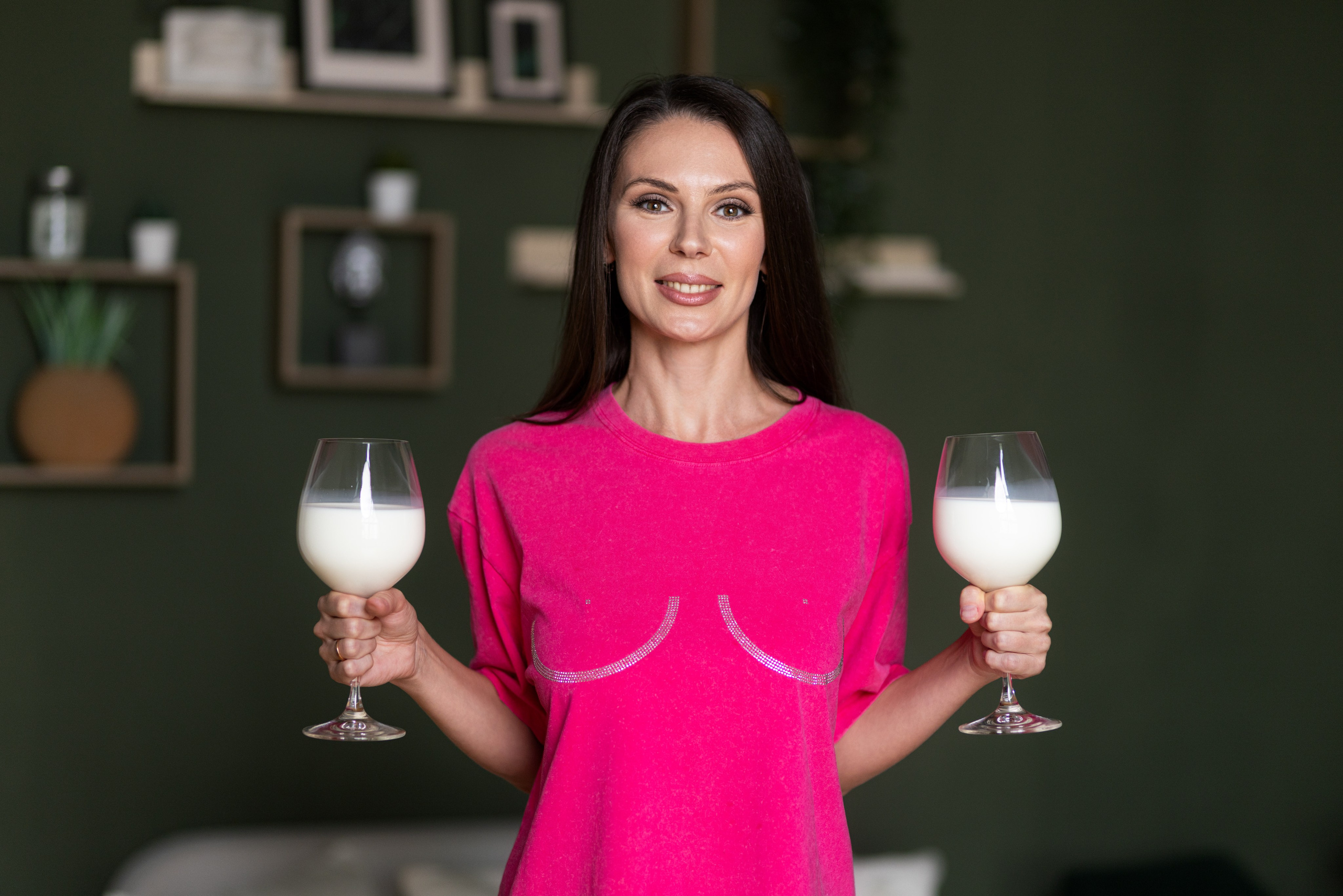 Контент съемка в студии с интерьером с Оксаной — специалиста по грудному вскармливанию для контента. Дмитрий Шульгин, портретный фотограф в Воронеже