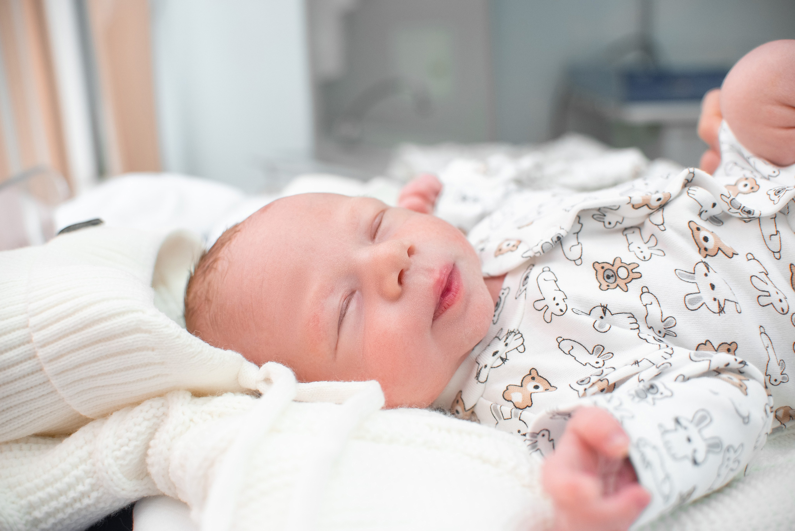 Выписка Егора Областной роддом. Семейный фотограф на выписку из роддома и крещение Минск Настя Гришук