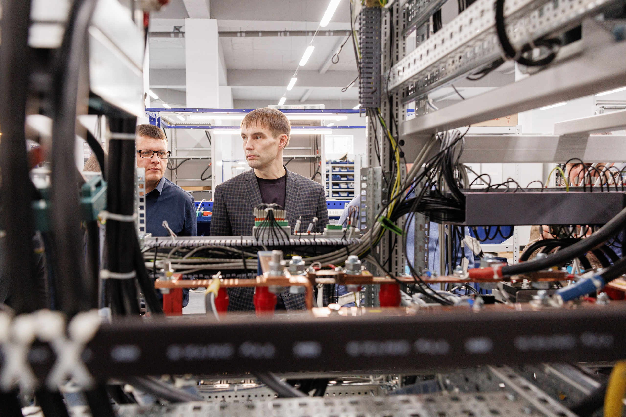 Вольтаг — Экскурсия по производству. Контент для бизнеса в Екатеринбурге Полдень Медиа