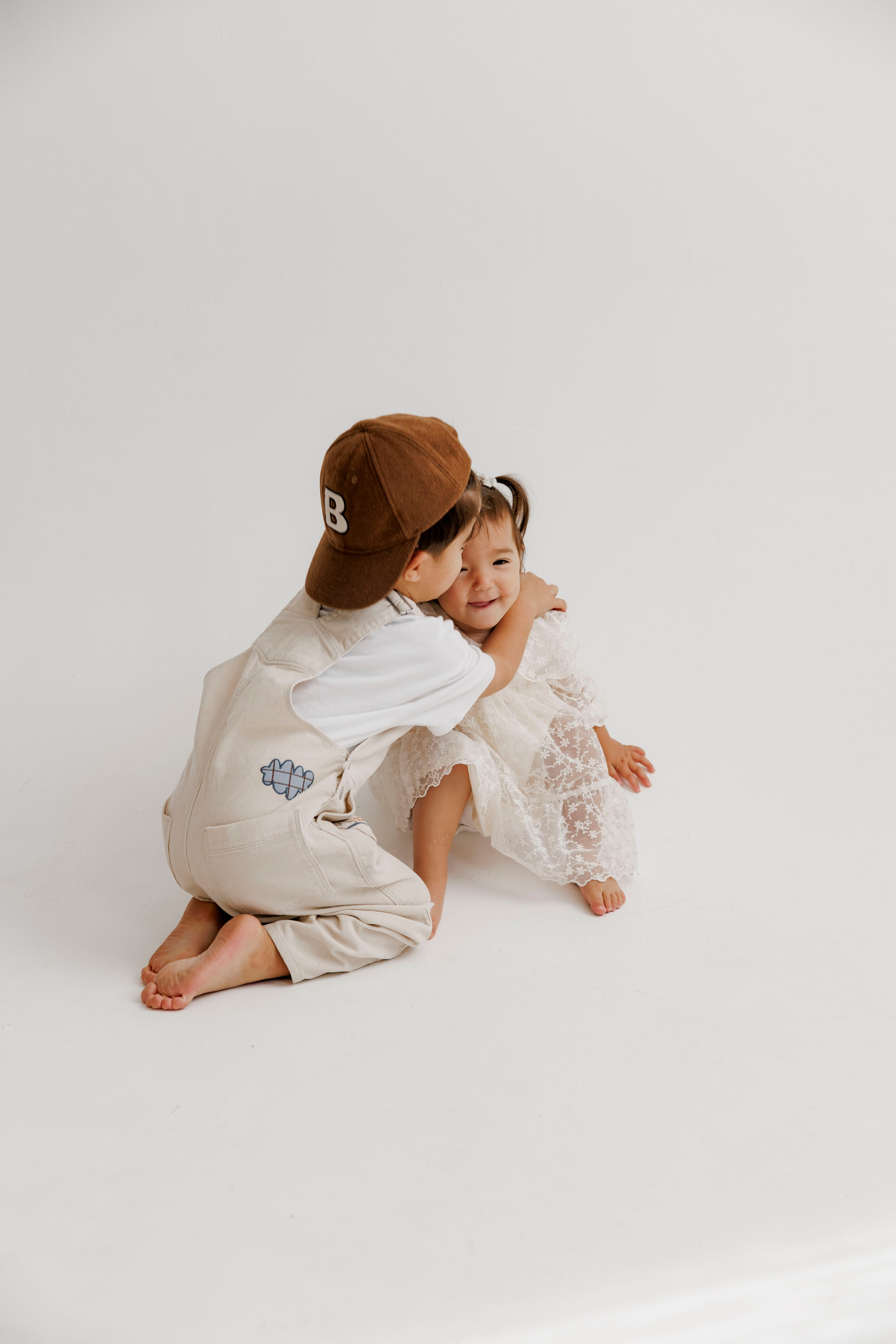 Family photoshoot inside the studio. Wedding and family photographer