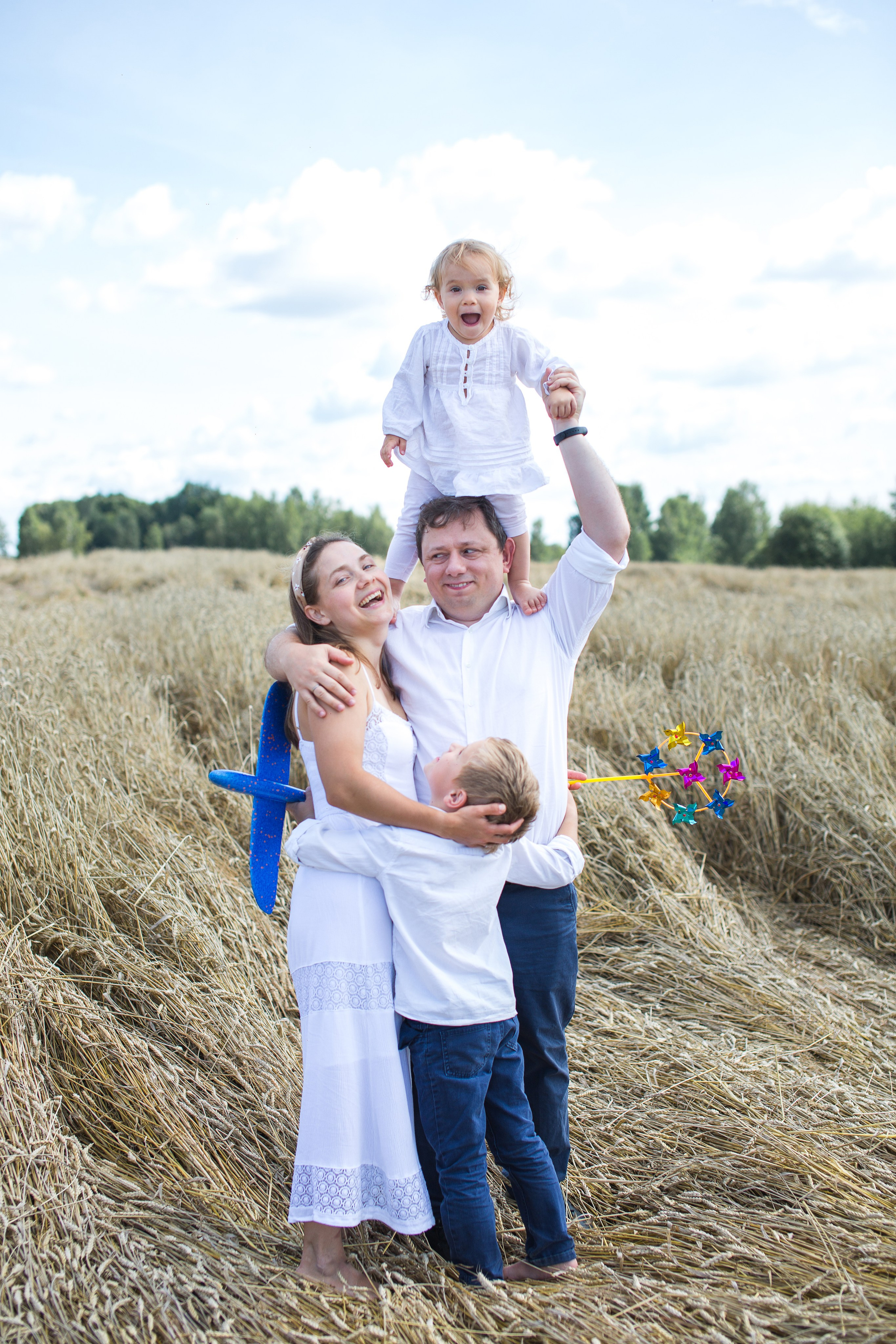 В поле с колосьями. Семейный и школьный фотограф Громова Ольга