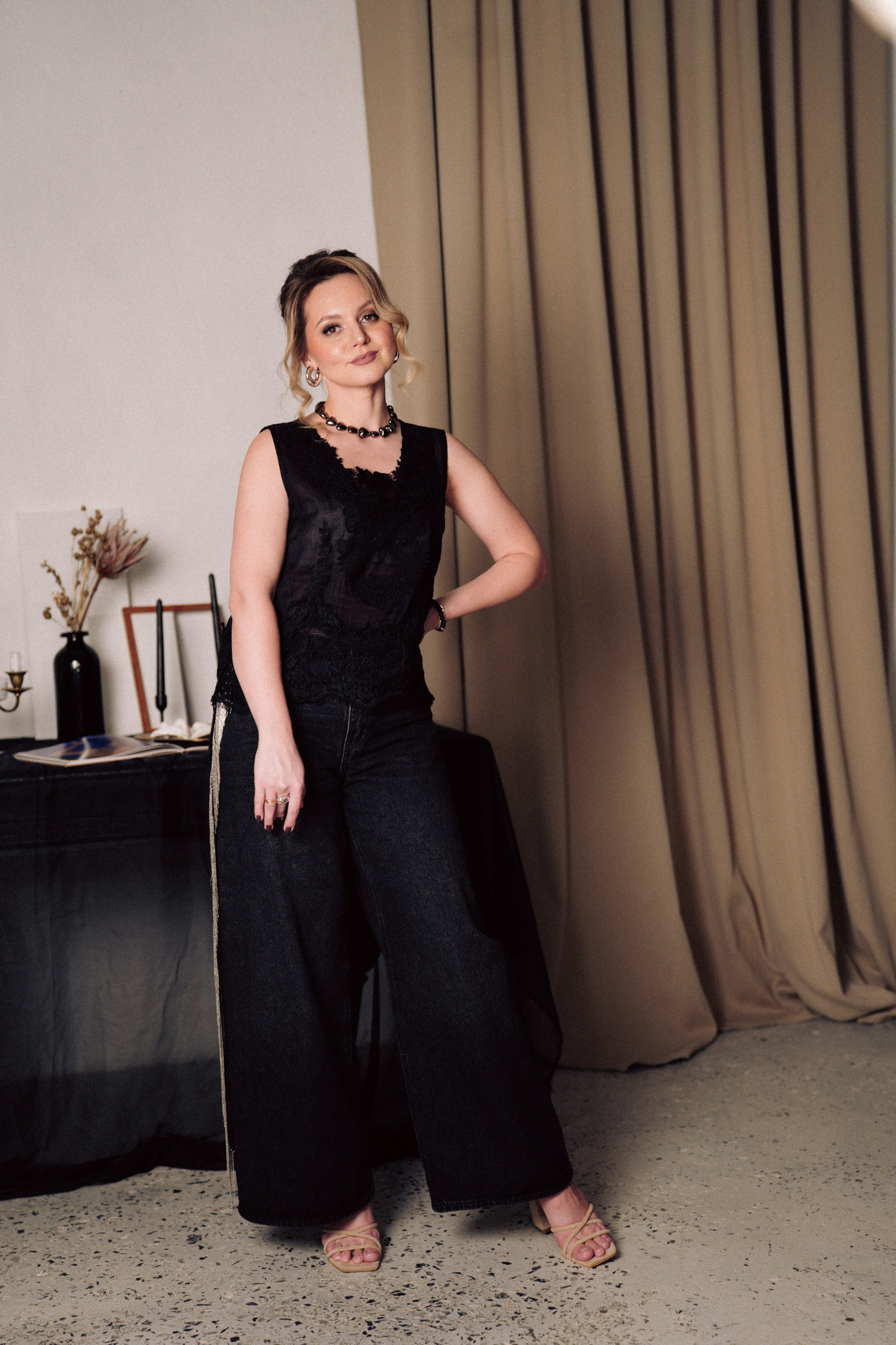 НОВОГОДНЯЯ ФОТОСЕСИИЯ В СТУДИИ ДЛЯ ДЕВУШКИ И ПРОГУЛКА ПО ЧЕРНЫШЕВСКОЙ. Профессиональный фотограф, Санкт-Петербург — Виктория Богомолова