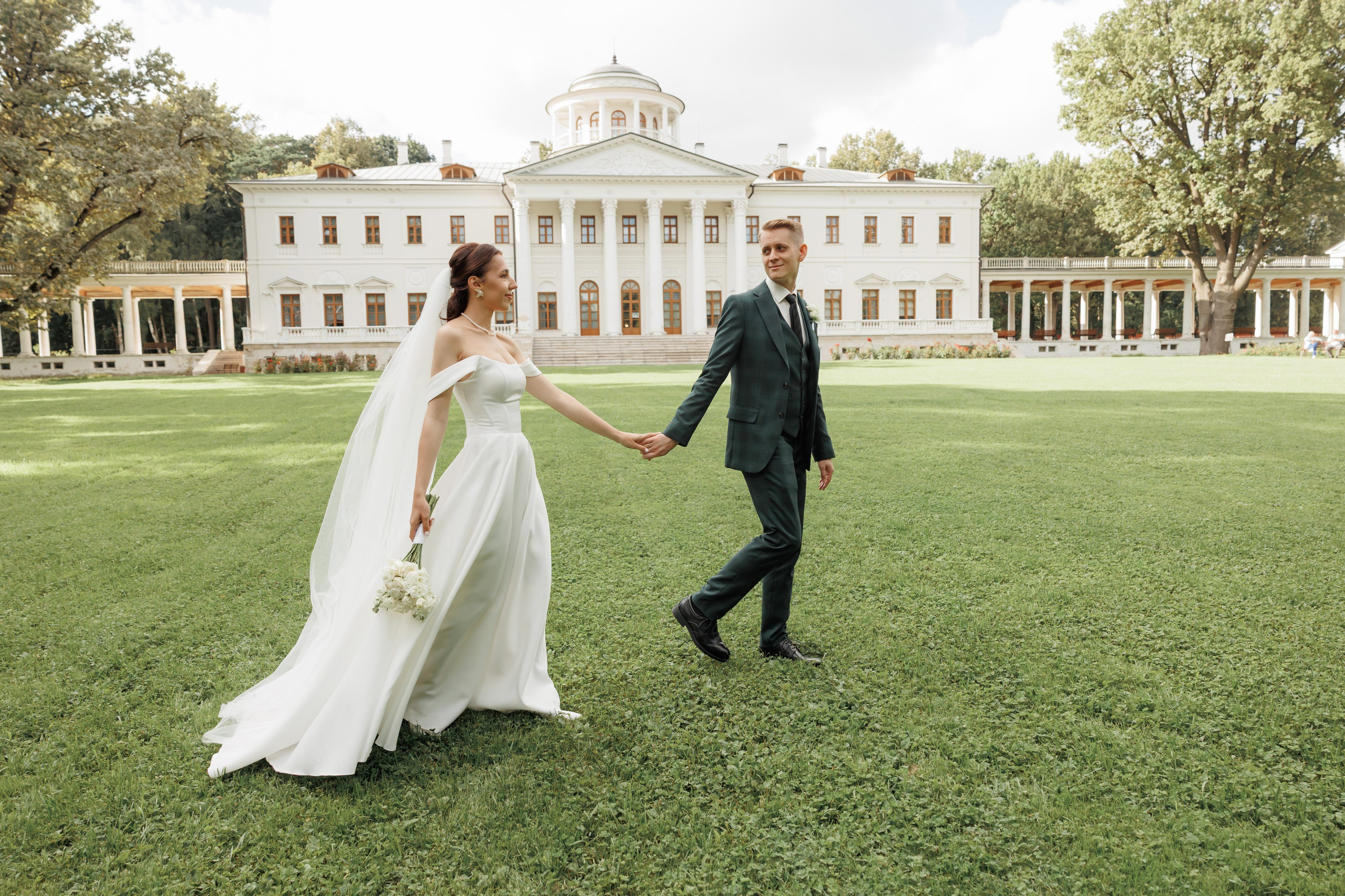 Регистрация в отеле Fish Point, ЗАГС Бутово, прогулка в Остафьево. Свадебный и репортажный фотограф (Москва, Королев и другие)