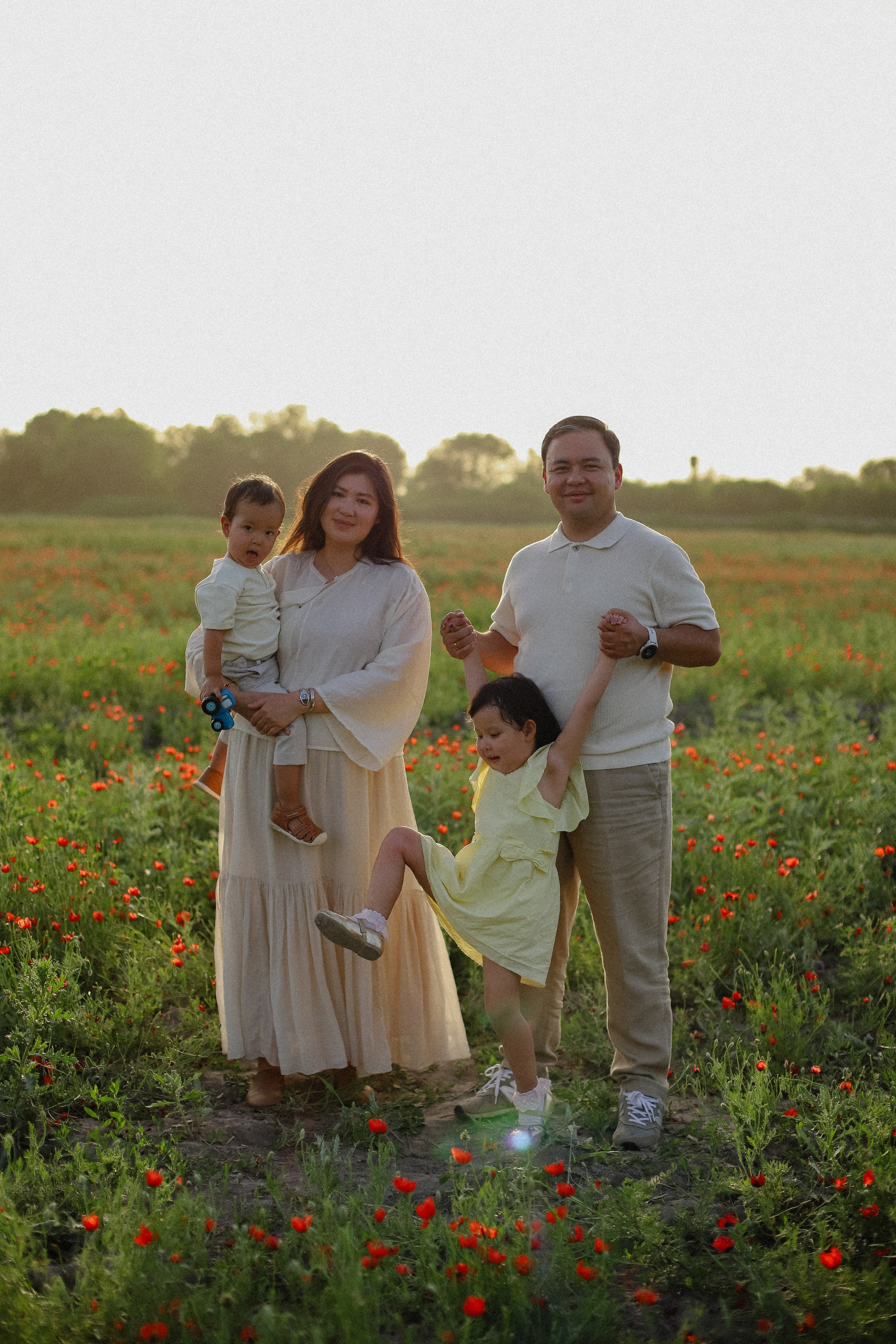 В маках. Фотограф в Алматы и Москве Даша Пушкина