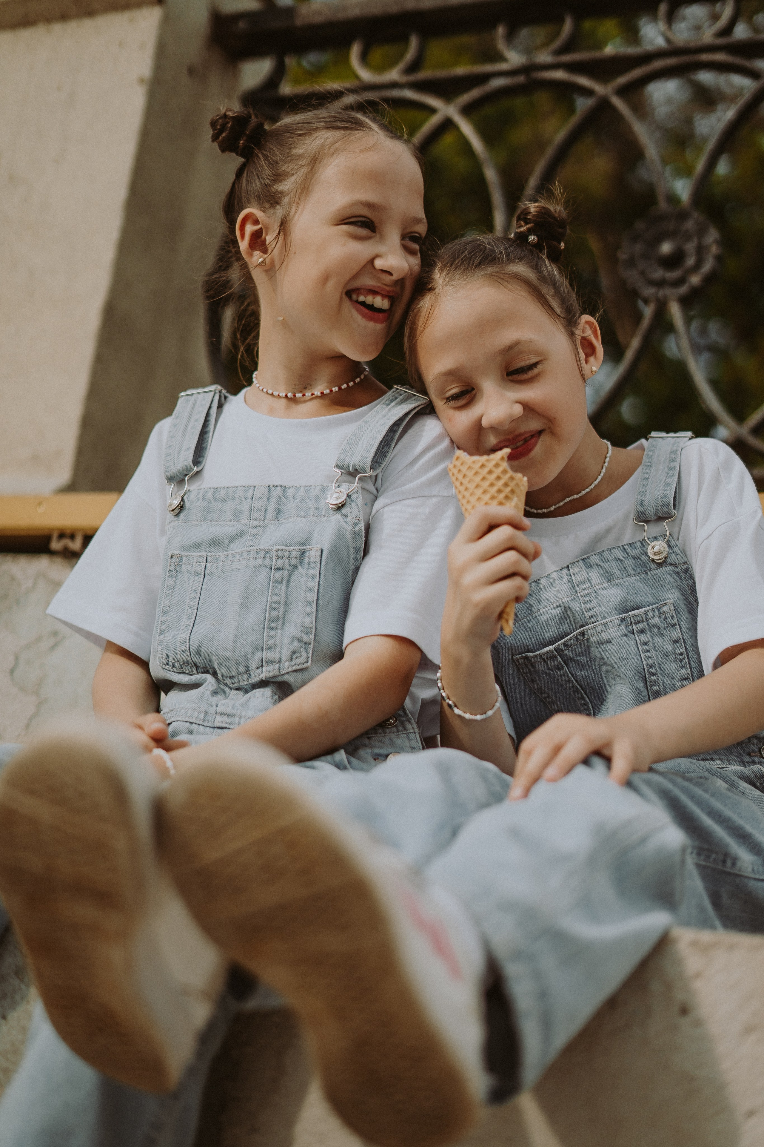 Летняя фотосессия близняшек. Фотограф сахалин