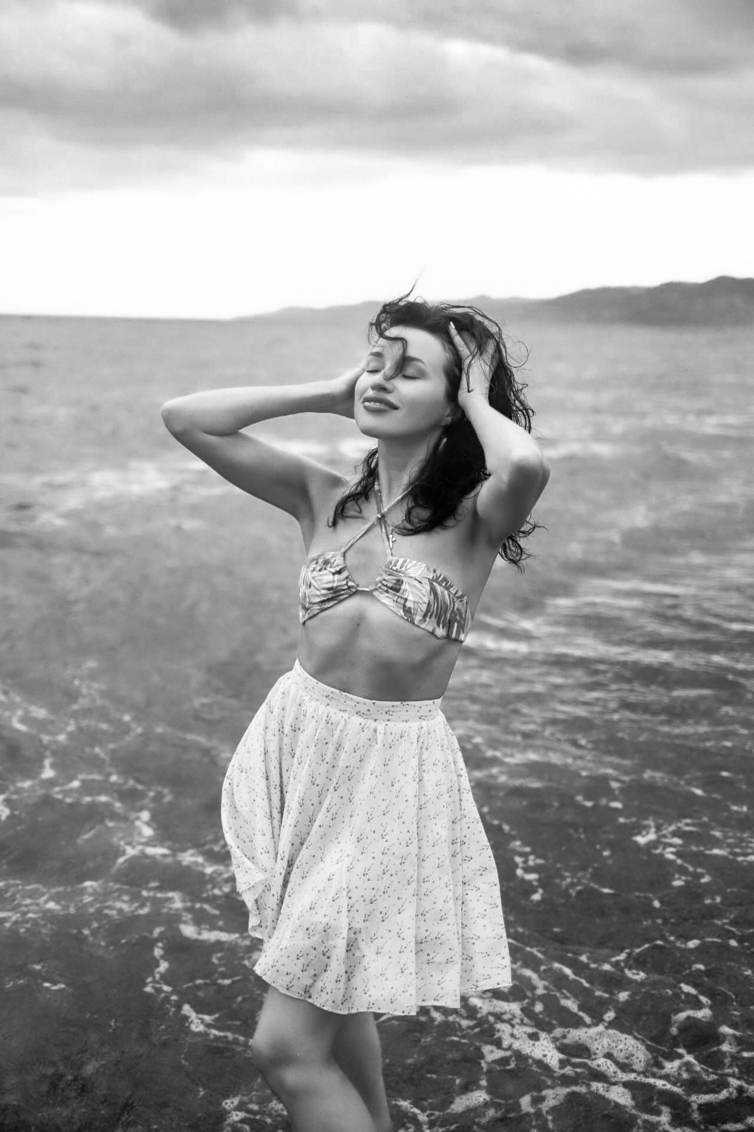 Женский портрет на природе в Сочи. Профессиональный фотограф в Сочи Виктория Джой. Обучение