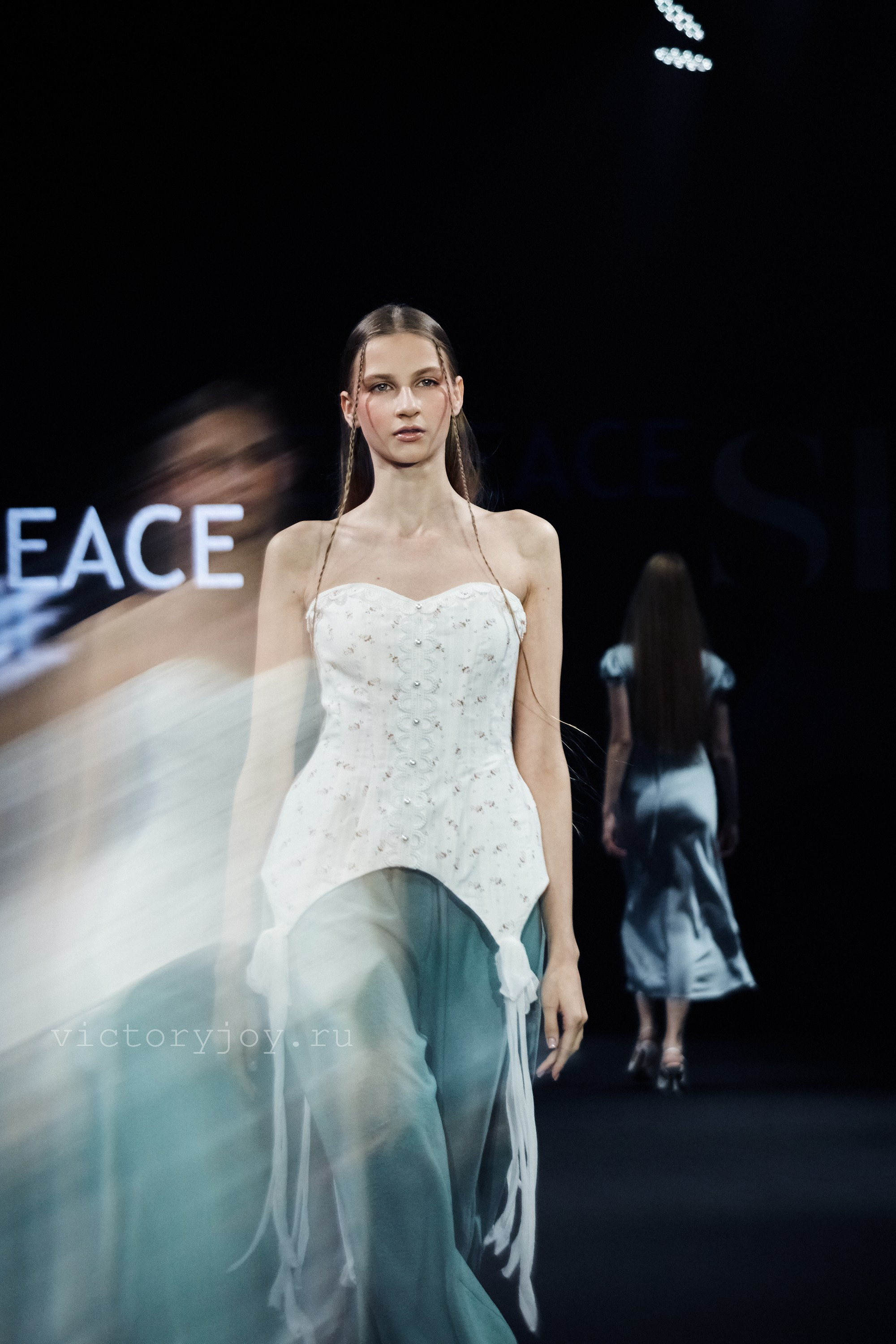 Sochi Fashion Week май 2026. Профессиональный фотограф в Сочи Виктория Джой. Обучение