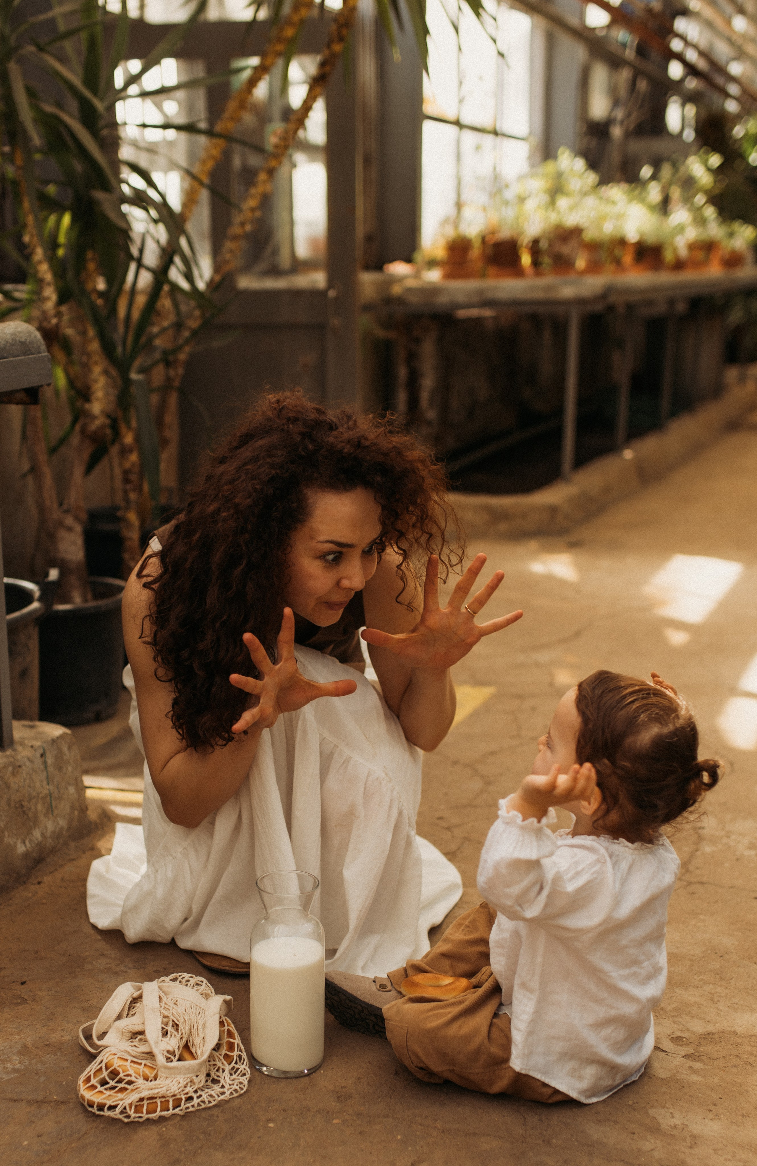 Зарина и София съемка в оранжерее. Семейный и свадебный фотограф в Москве и Зеленограде Марина Малярова