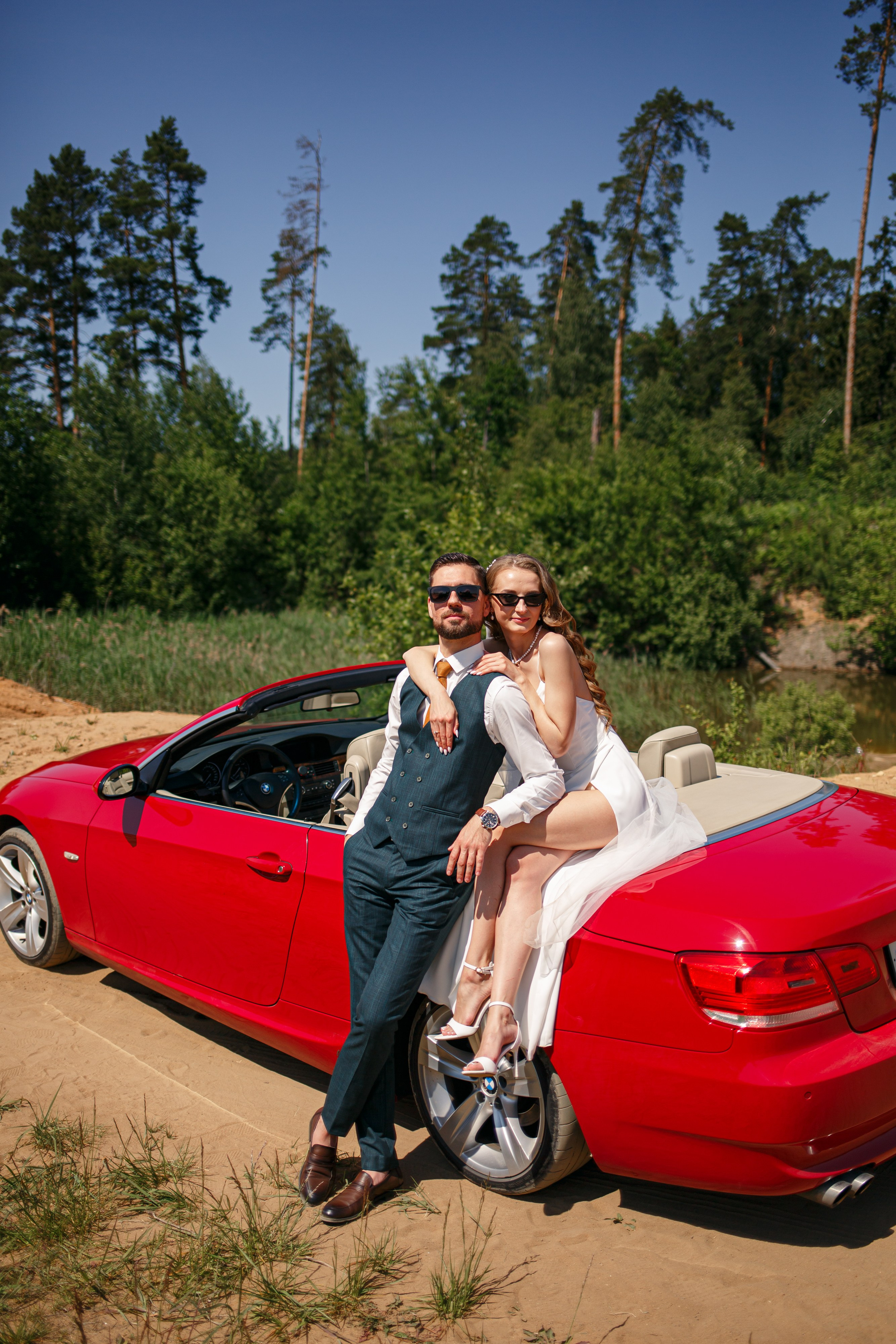 Свадебная фотосессия с кабриолетом и в загородном клубе Artiland. Свадебный фотограф Москва и МО Сергей Киржаев