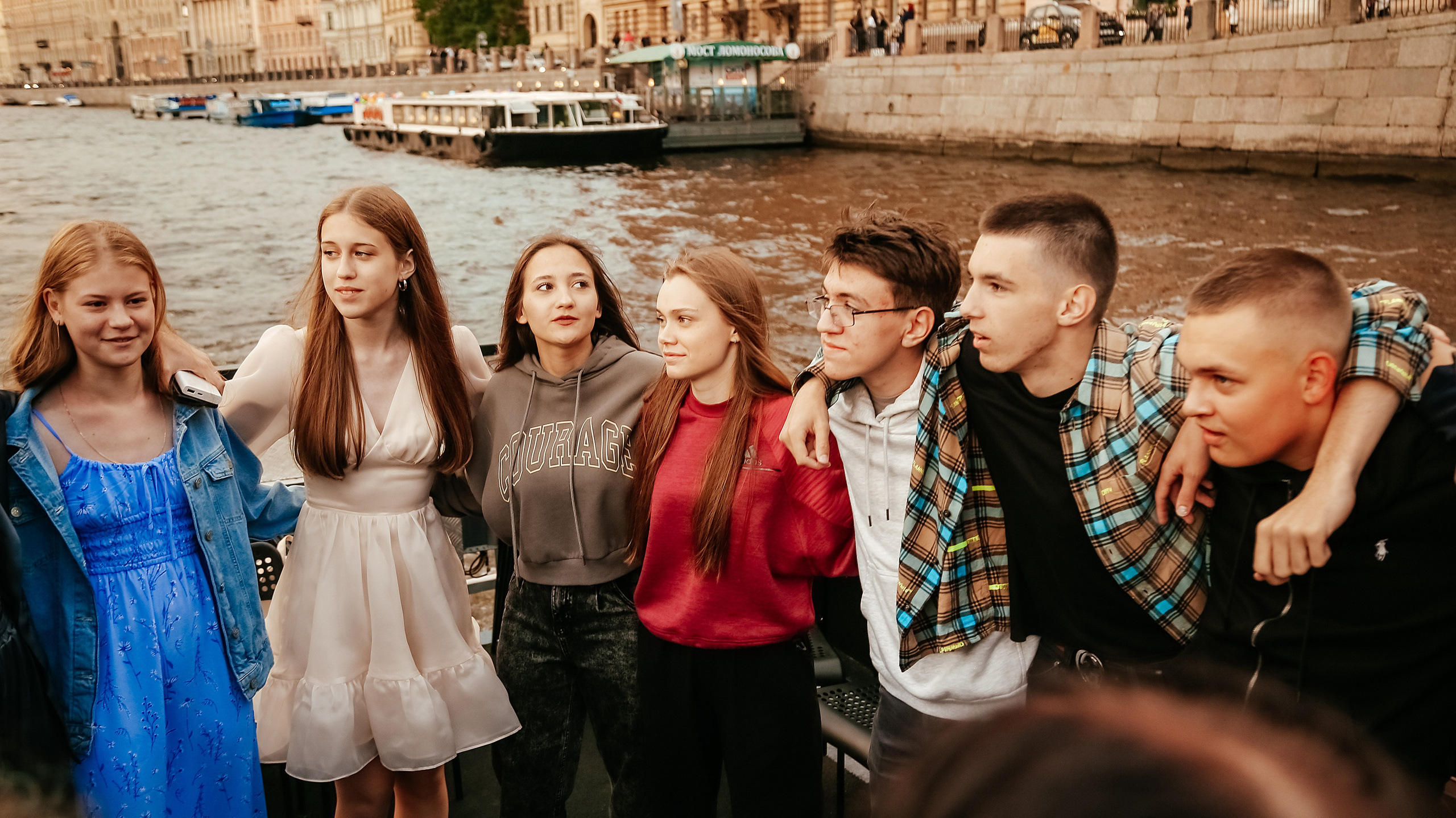 Выпускной на теплоходе, гости из Ульяновска. Семейный фотограф Любовь Саркеева