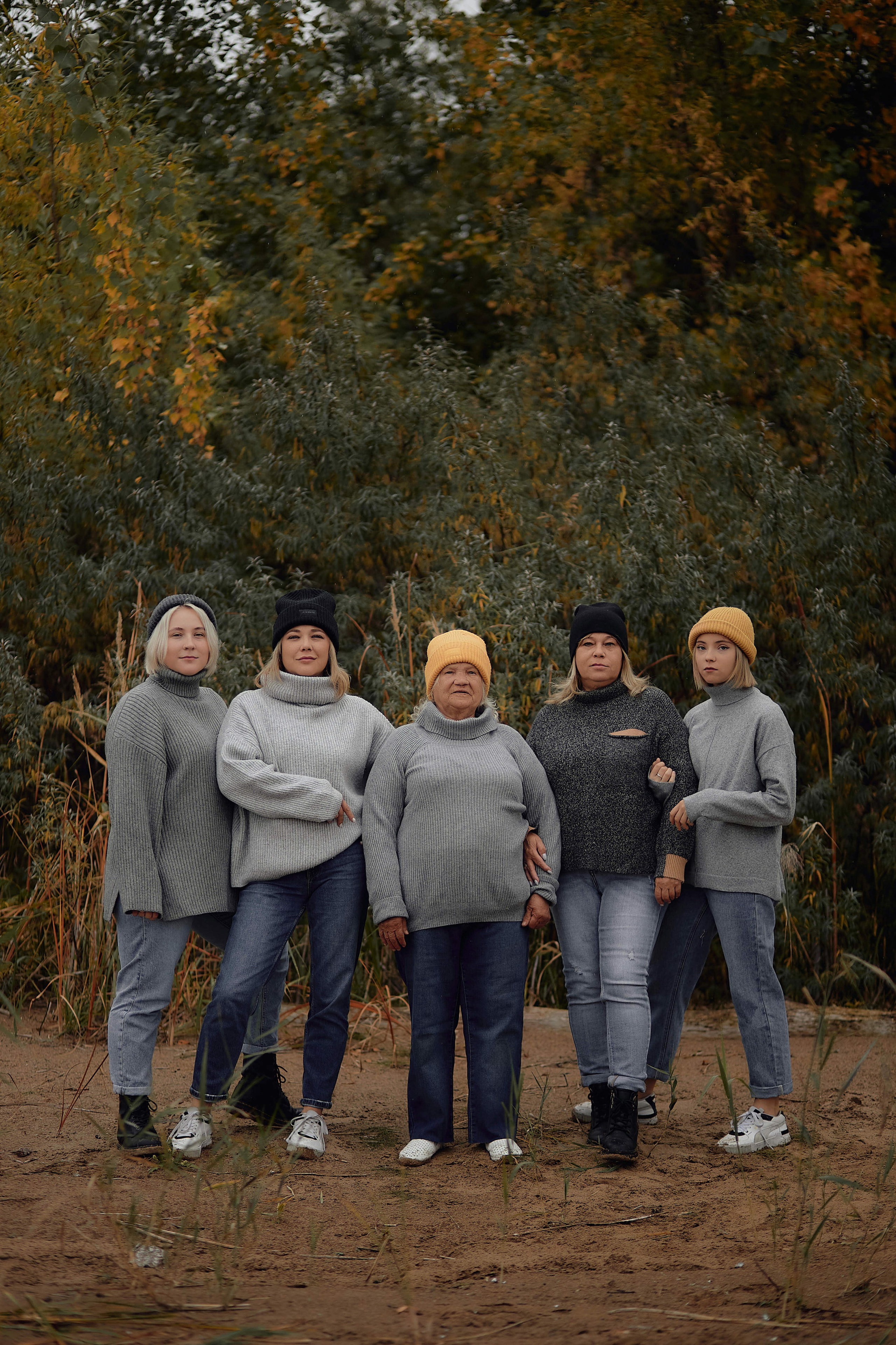 Аня, Таня, Полина, Оля и бабушка Клава. Свадебный фотограф Чайковский