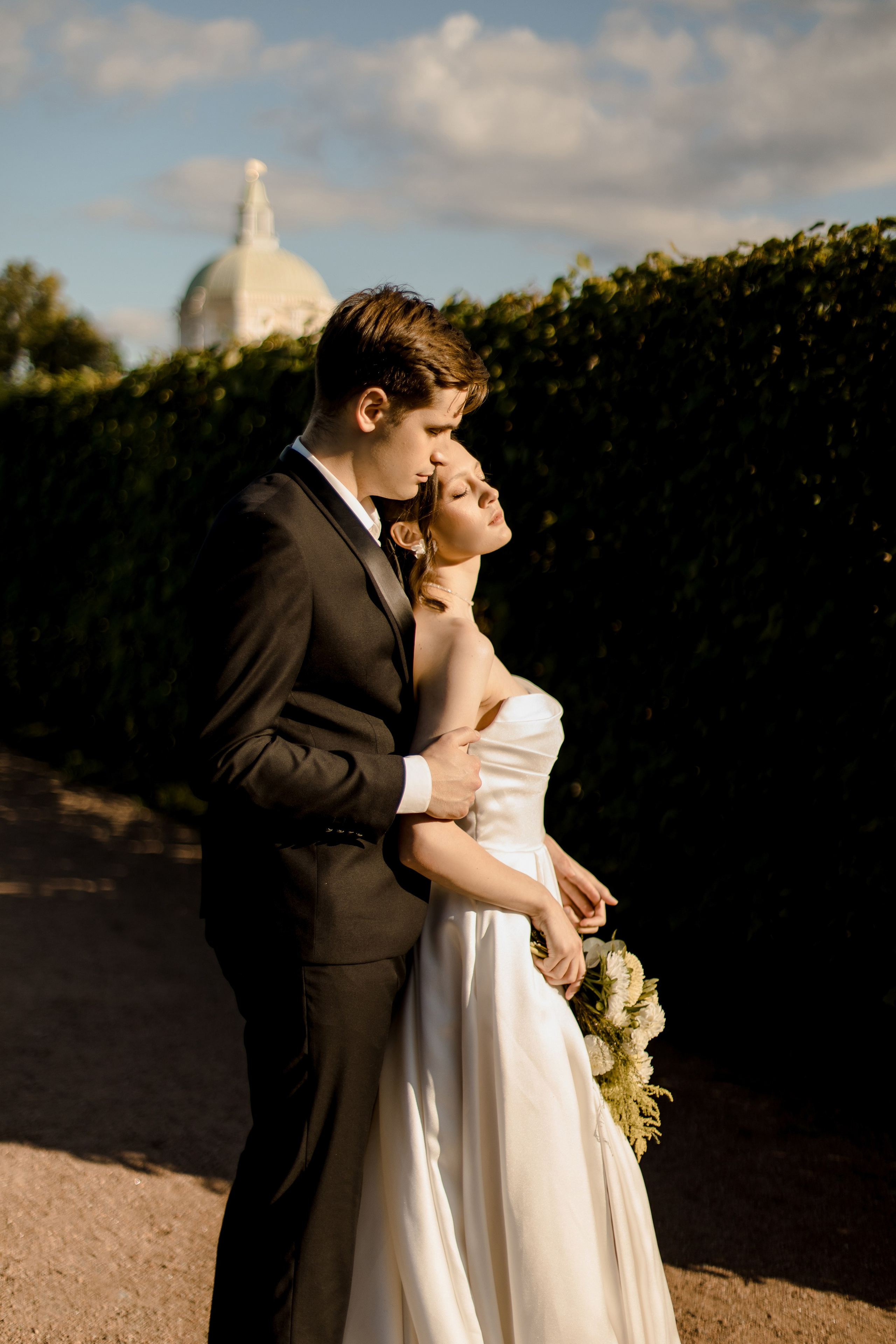 Свадебная прогулка в Ораниенбауме. Свадебный и портретный фотограф в Миассе Филиппенко Дарья