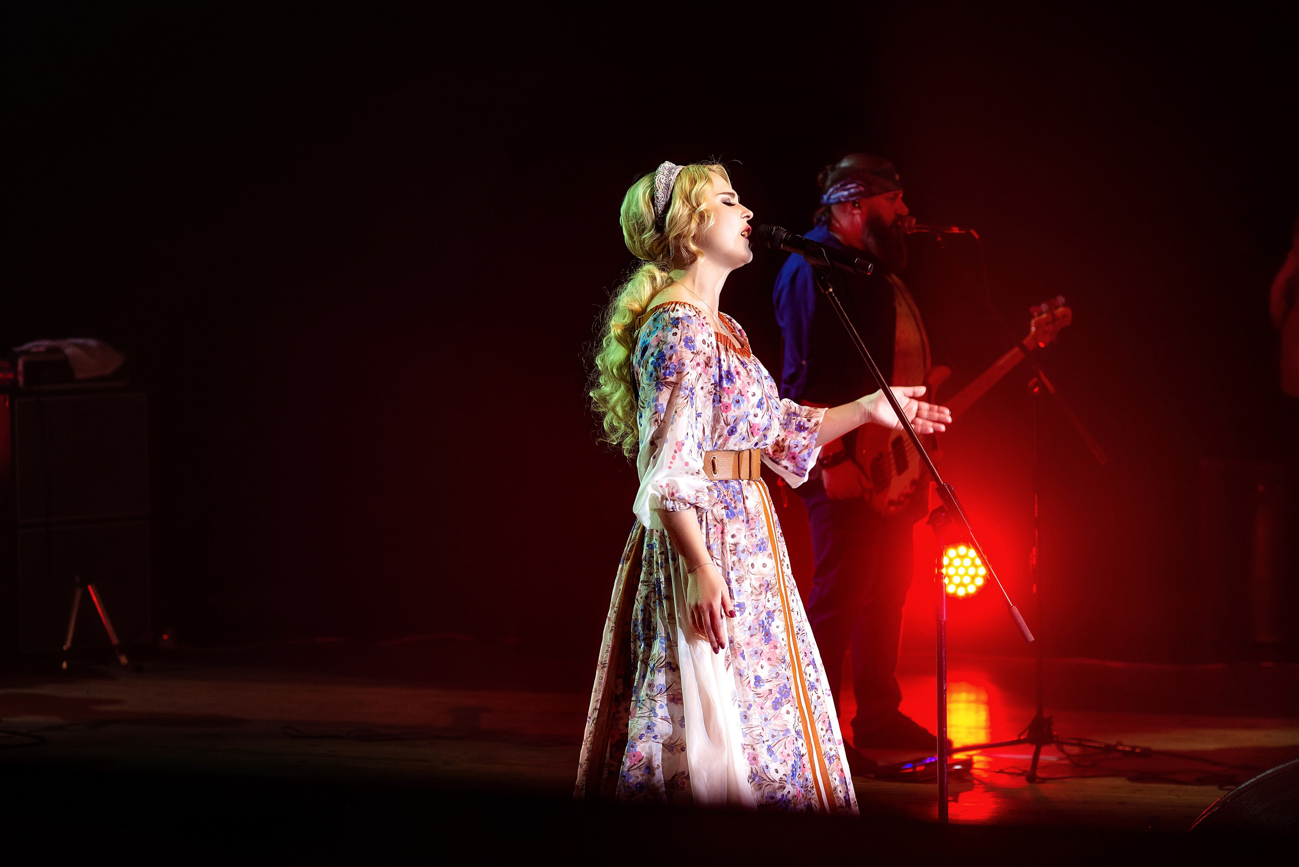 Концерт Пелагеи. Школьный, фэшн фотограф в Тюмени и в России Ирина Королева