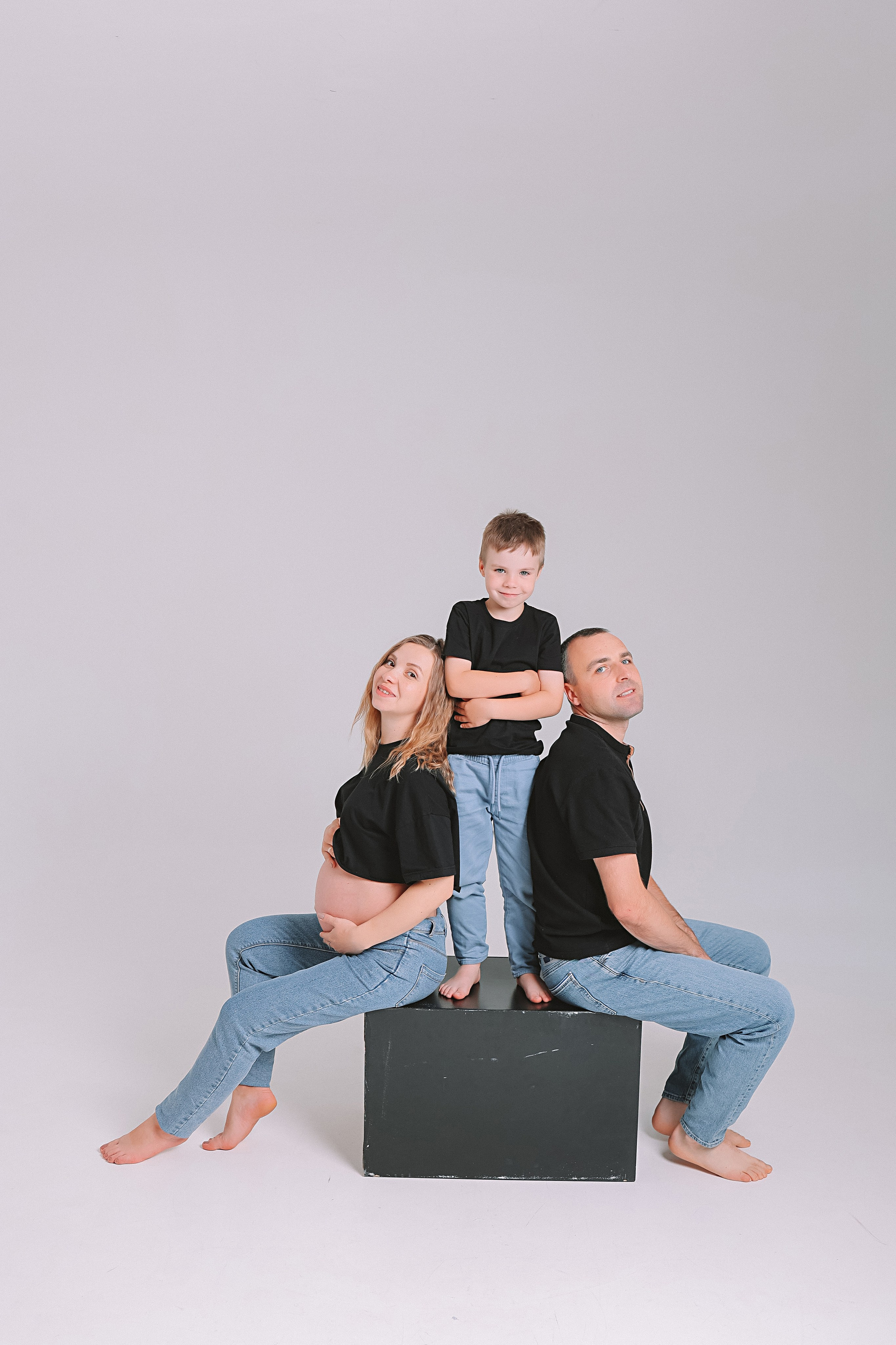 Фататум циклорама и зал. Семейный фотограф Тюмень, фотограф на роды Салмина Мария