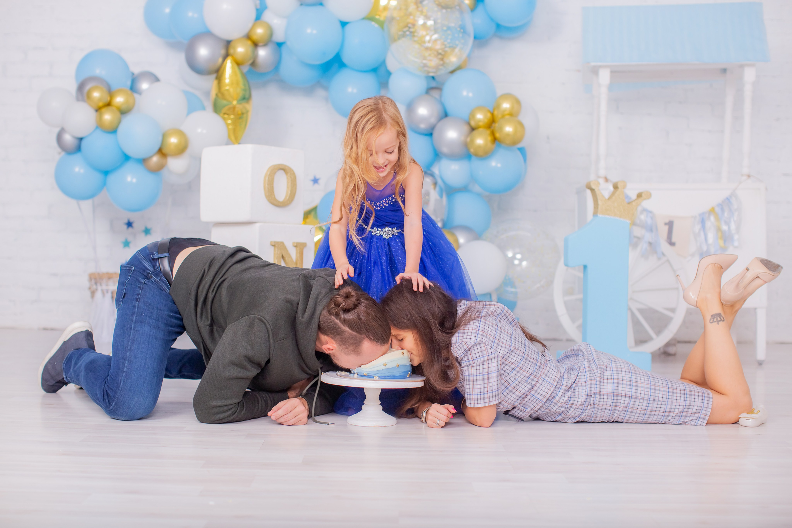 Первый торт. צלם ואמן ילדים ומשפחה