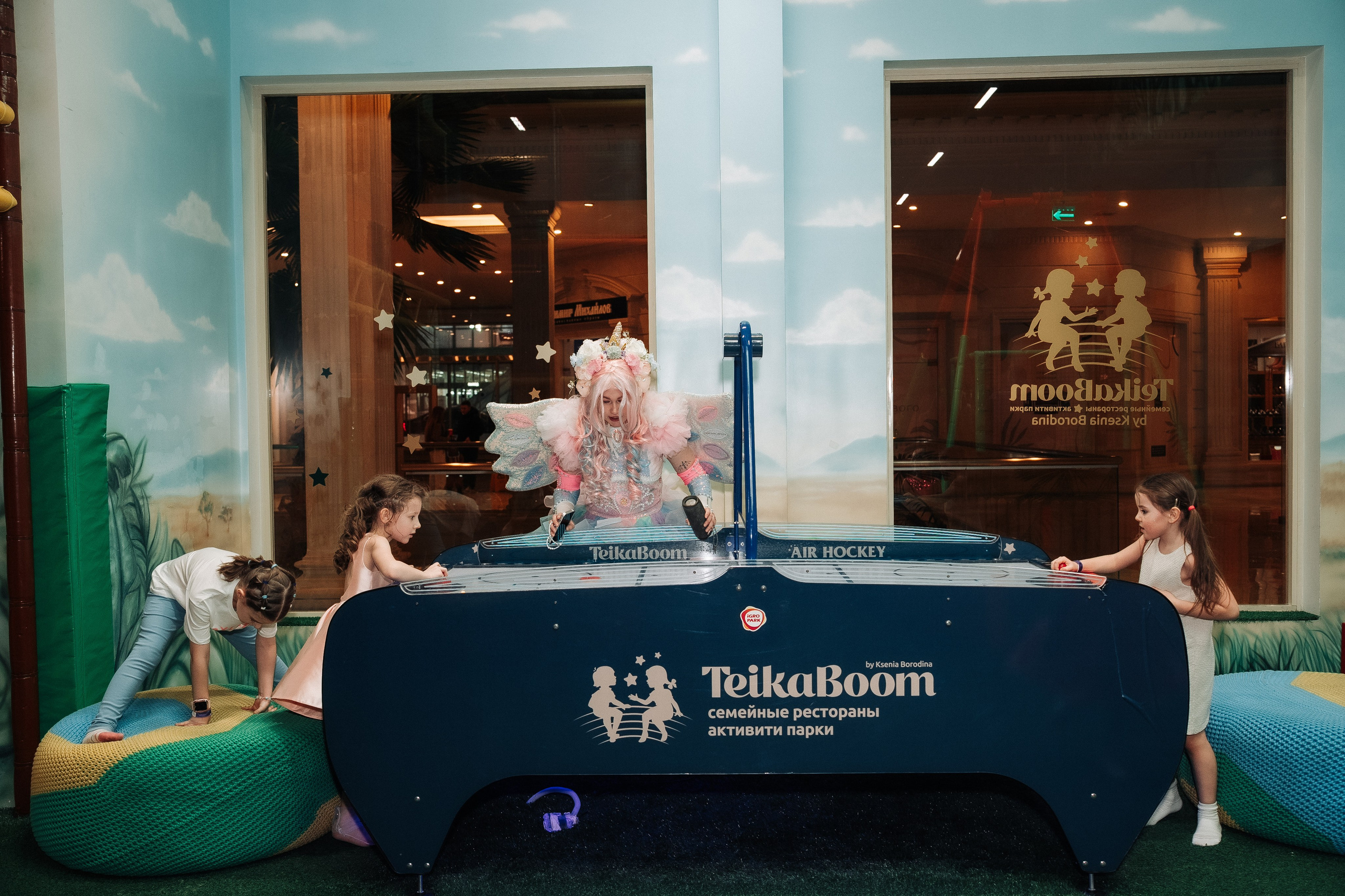 День рождения в Takaboom Vegas Крокус Сити. Свадебный и семейный фотограф в Москве и МО Геннадий Туманцев