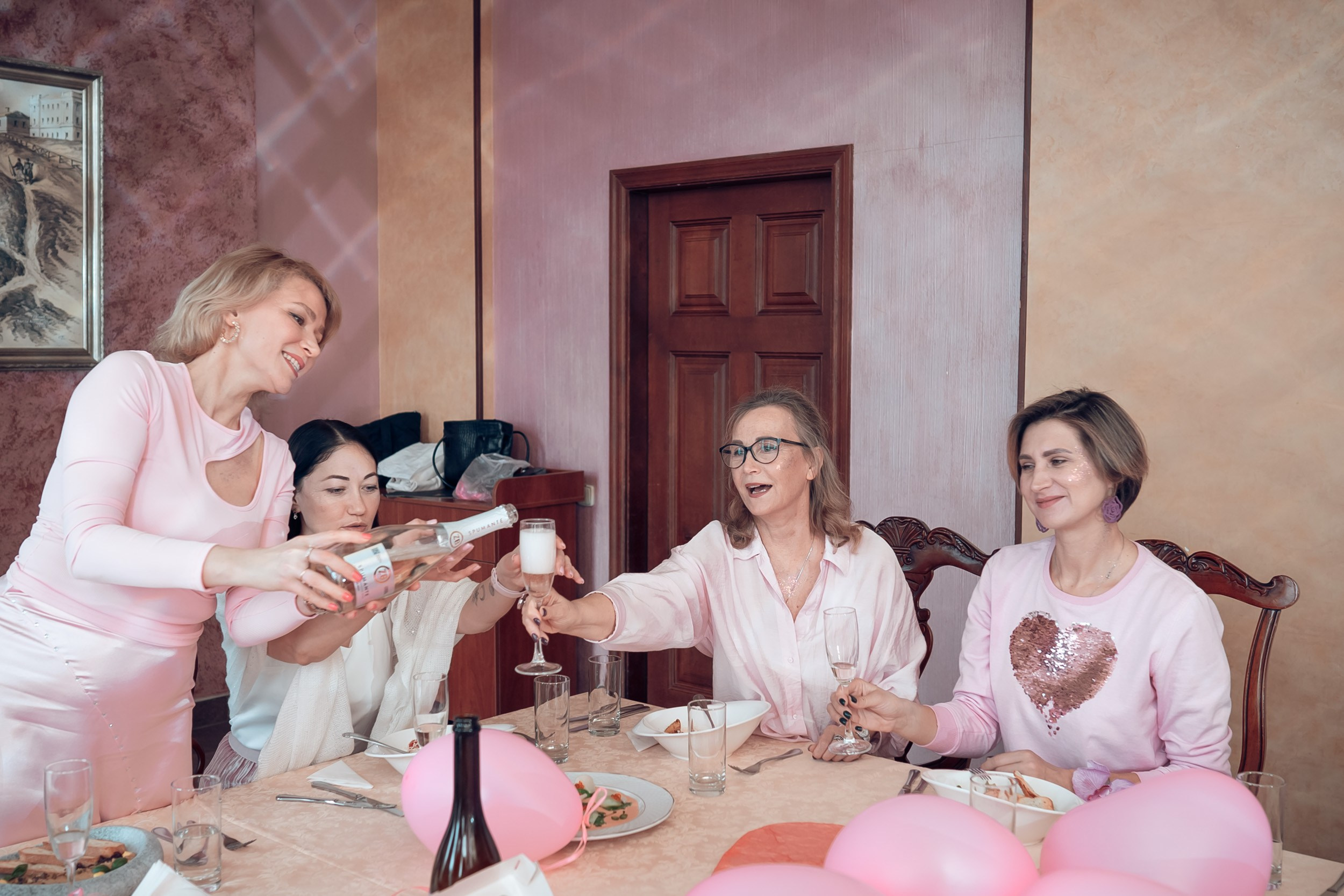 Вечеринка ко Дню Любви в ресторане Севастополь. Церковный фотограф Севастополь