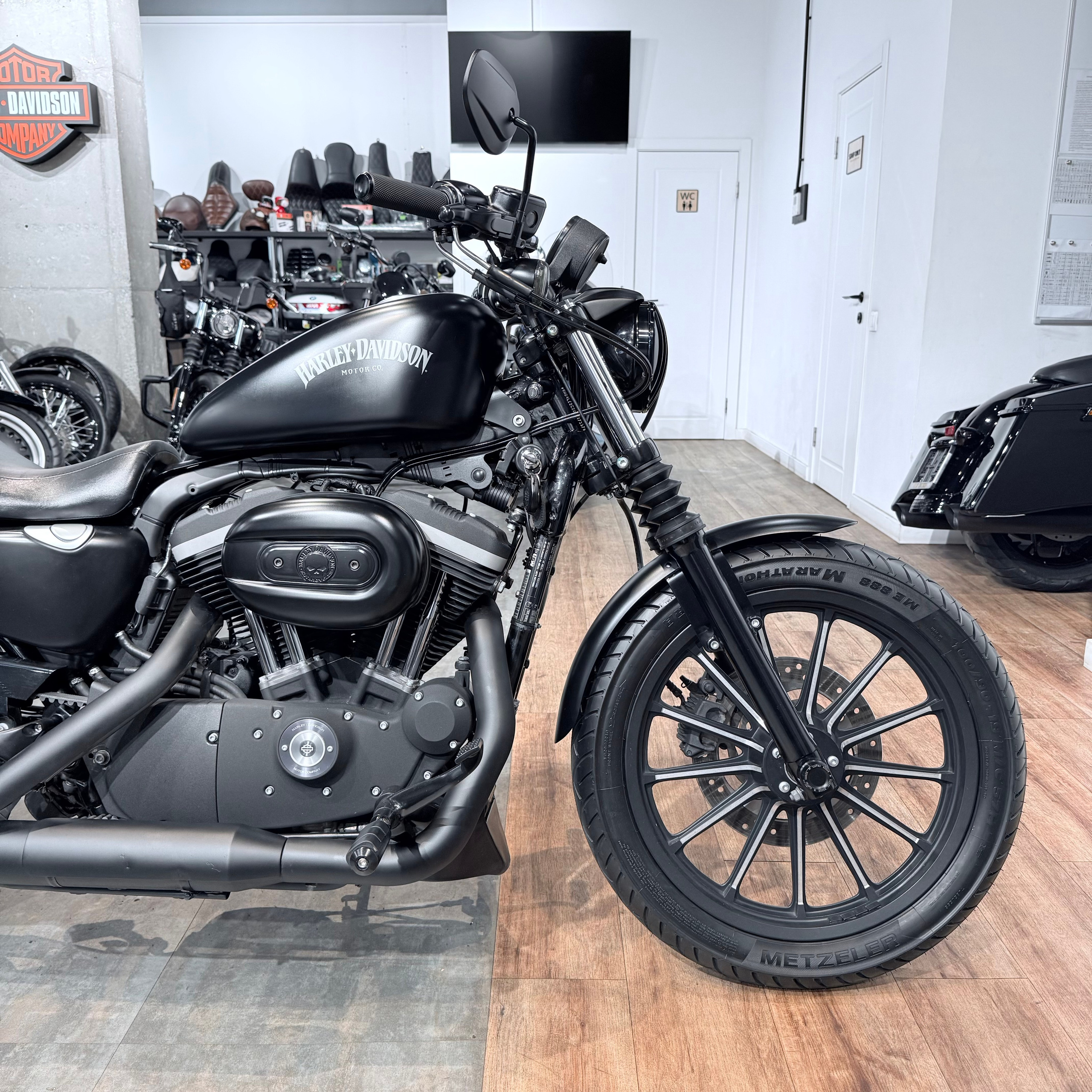 Купить Harley-Davidson 2013 Sportster Forty-Еight 883 (Softail/Dyna) — подробнее на сайте. Hello Davidson, Москва. Только хорошие мотоц