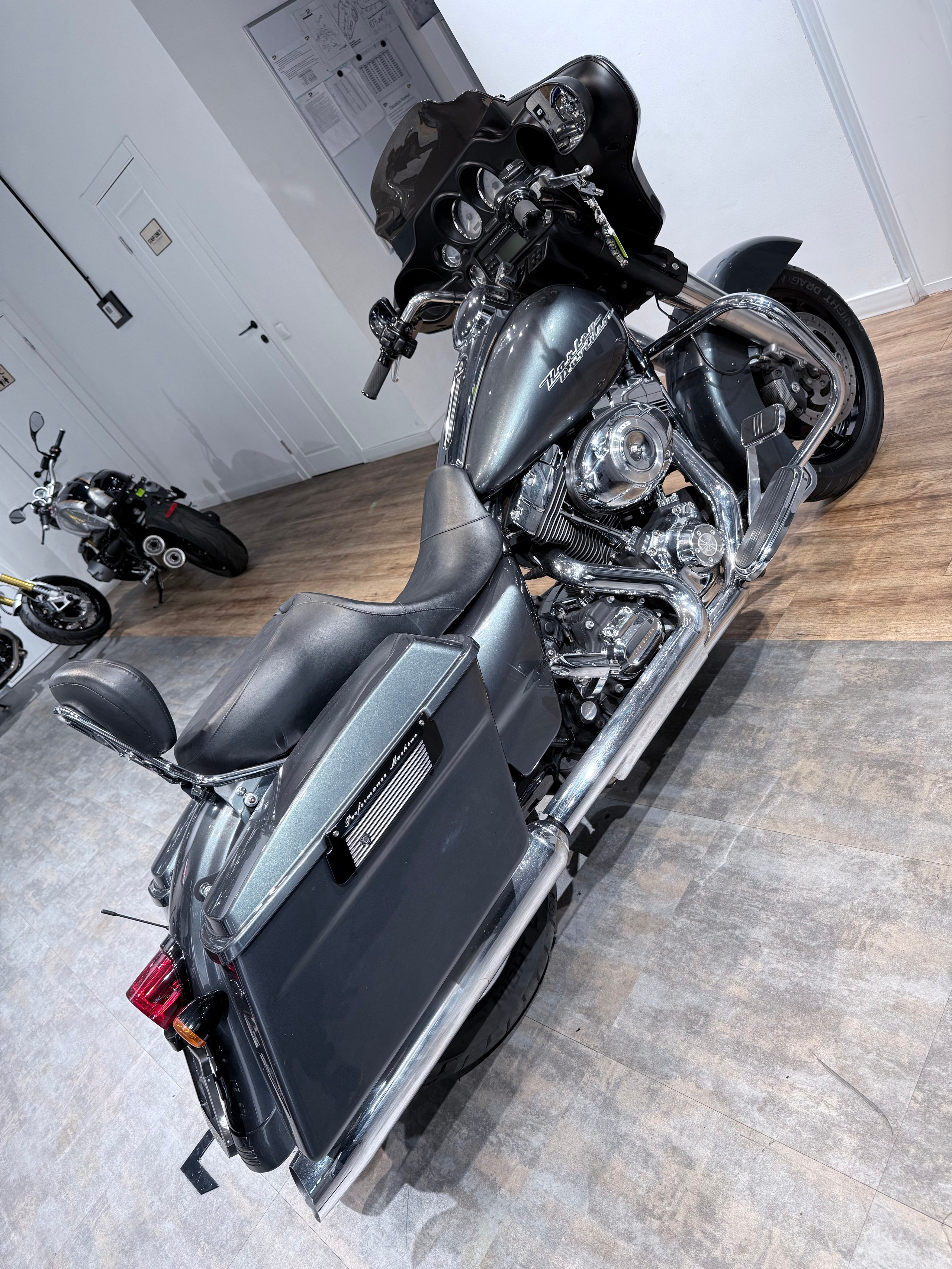 2009 Street Glide (Nardo Dark Gray). Hello Davidson, Москва. Только хорошие мотоциклы…