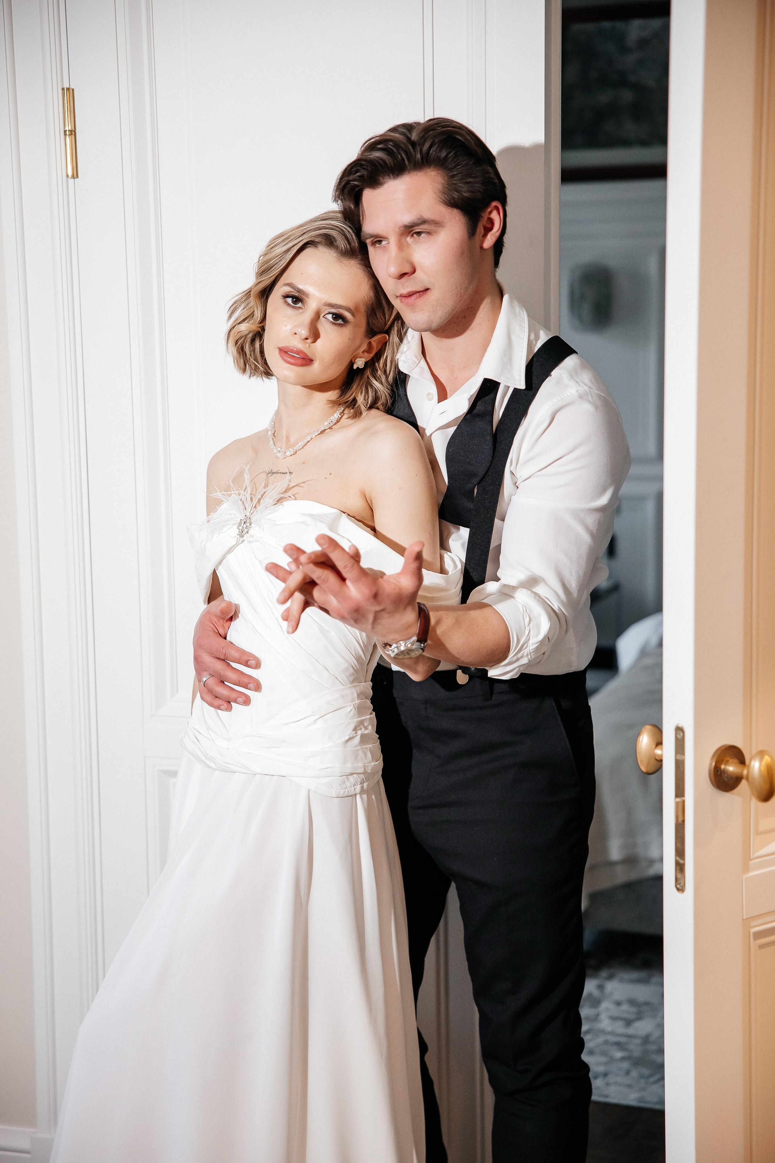 Утро жениха и невесты в отеле. Свадебный и семейный фотограф в Москве Красинская Мария