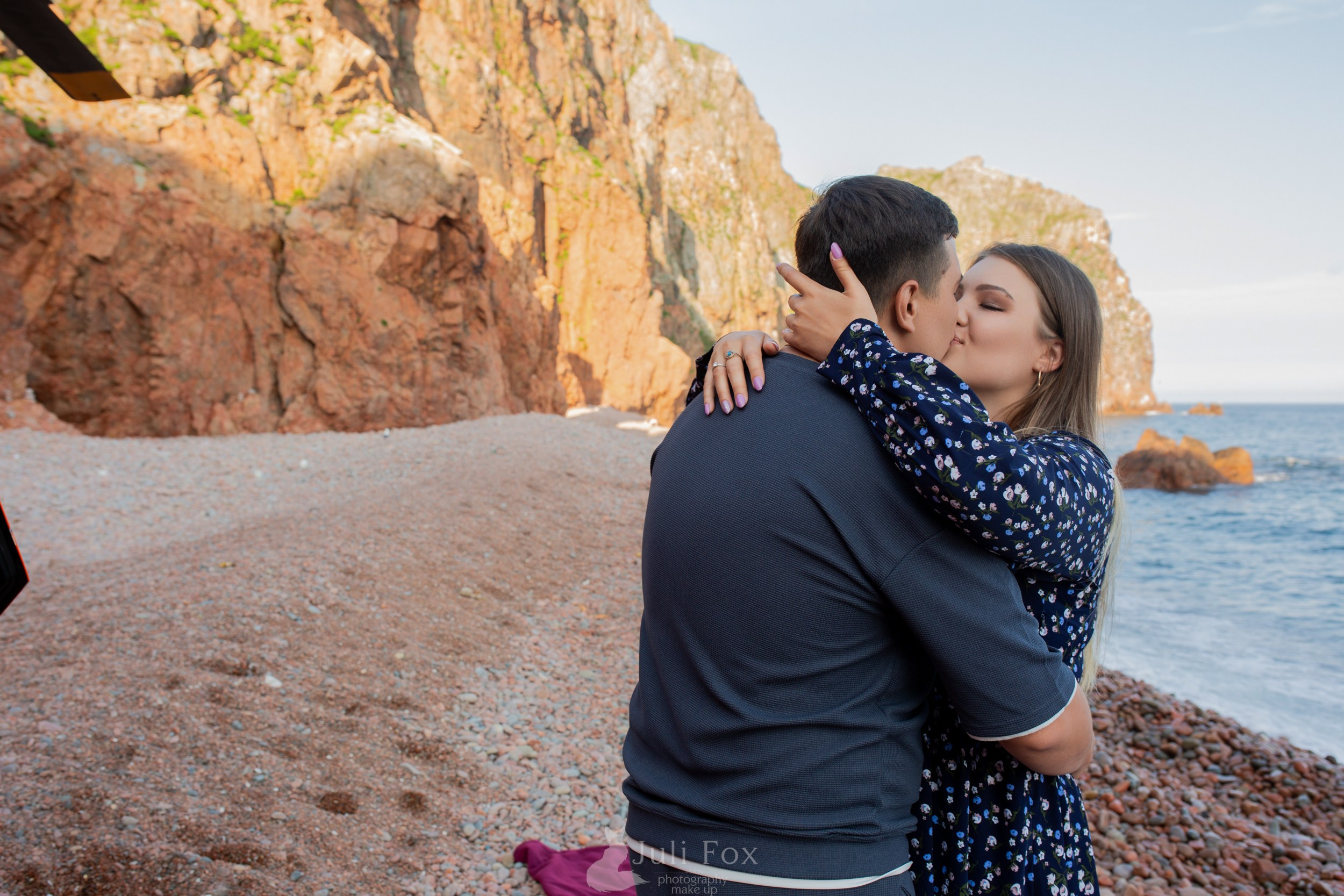 Фотосессия предложения руки и сердца во Владивостоке. Портретный, свадебный, репортажный фотограф во Владивостоке Юлиана Джули Фокс