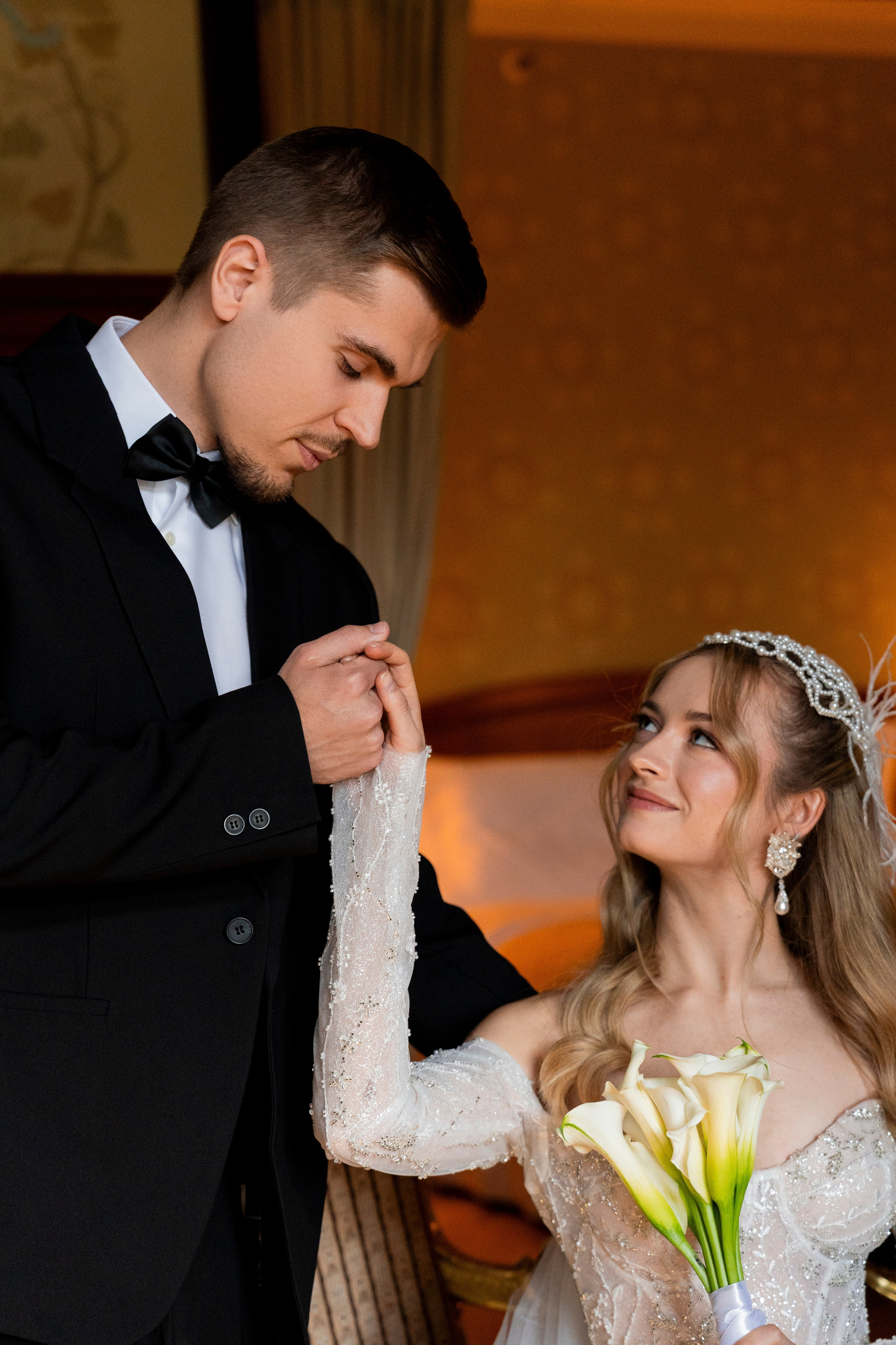 Свадебная фотосессия в отеле Метрополь. Свадебный фотограф в Москве Анна Полушина