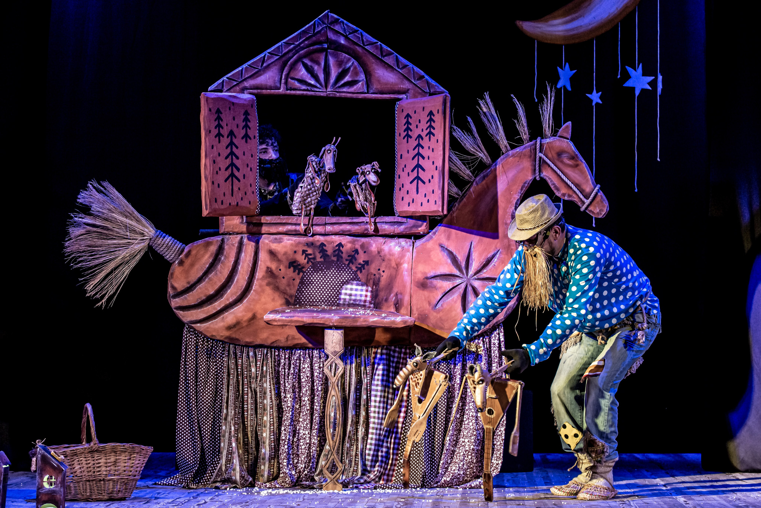 Лапотные сказки спектакль театра Саквояж. Фотограф в Сочи Юрий Шептаев