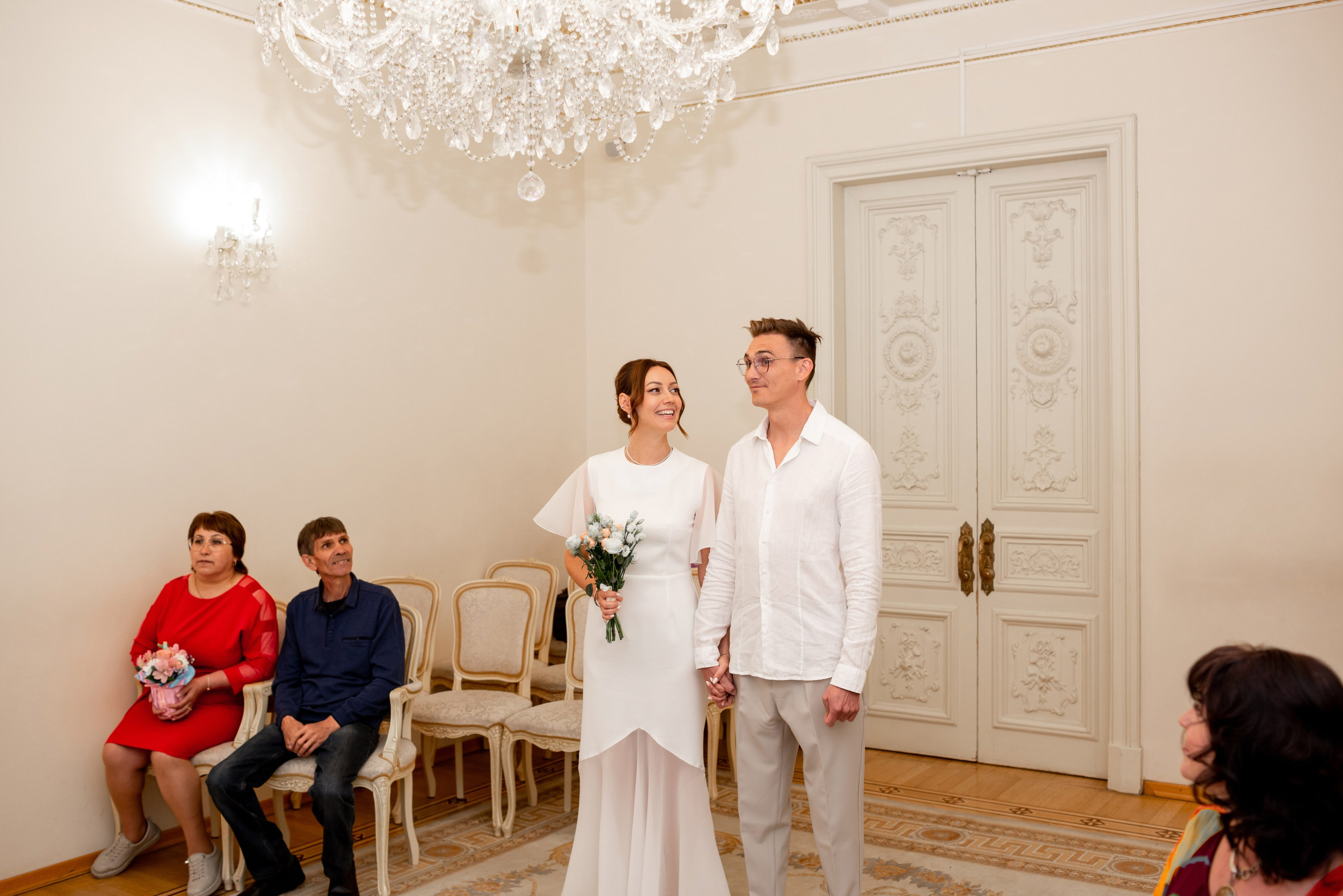 Свадебная фотопрогулка в Петербурге летом. Свадебный фотограф Кирилл Белый