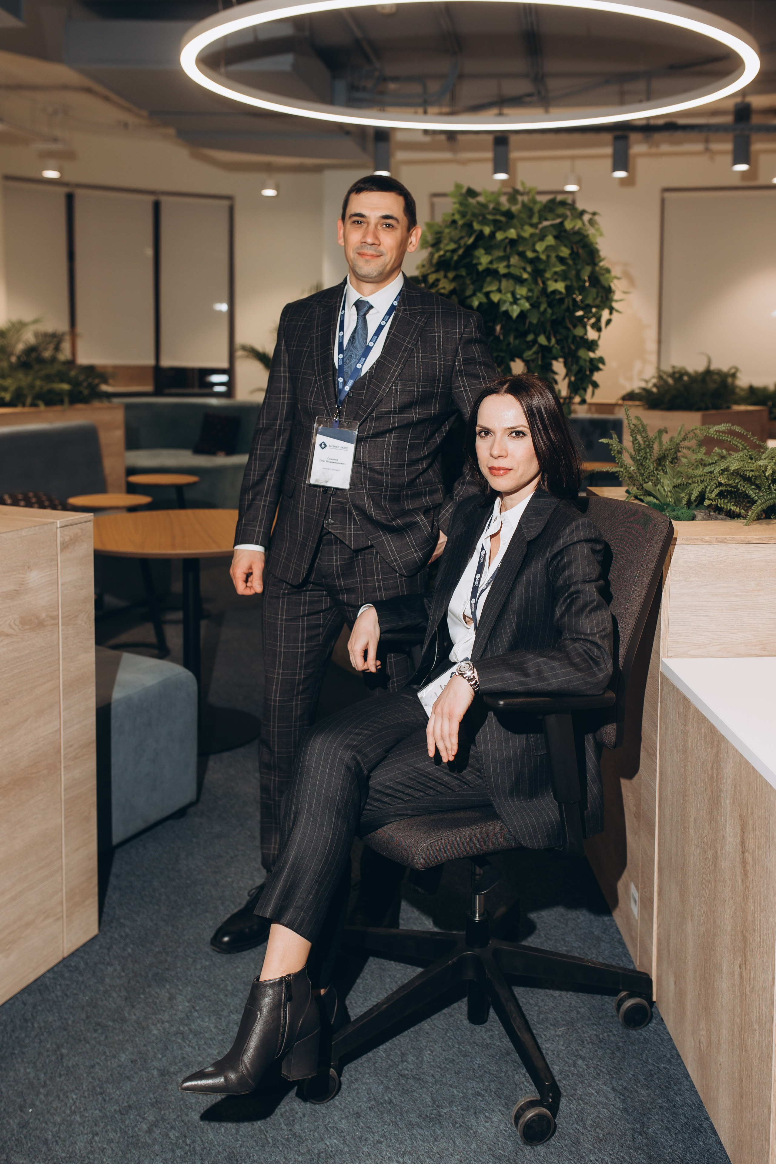 Фотосессия команды «Бизнес бюро». Фотограф Артем Бросов в Санкт-Петербурге и Дубае