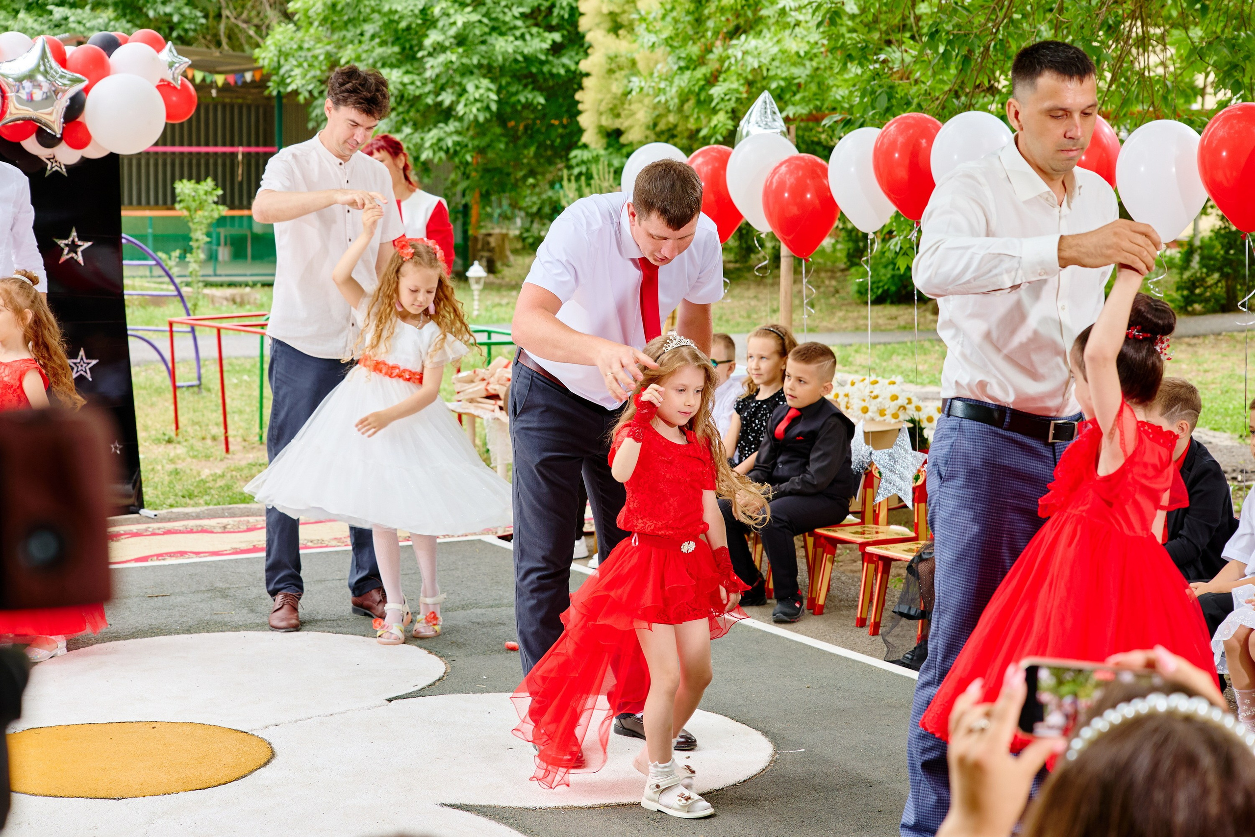 Выпускной 45 сад. Фотограф Выпускные альбомы Таганрог Сергей Коробченко