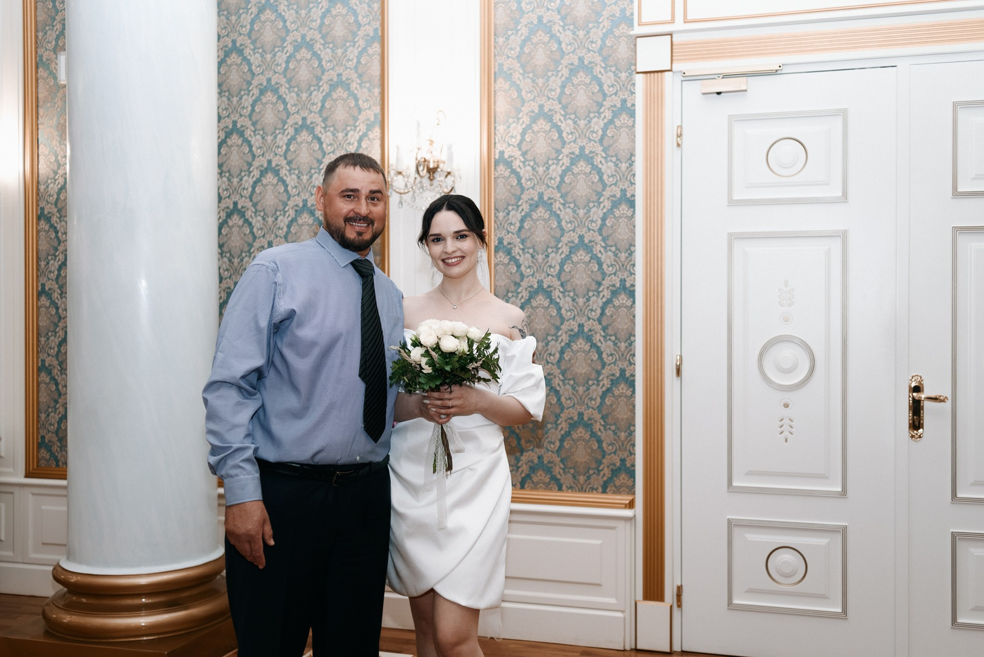 Свадебный фотограф Тюмень — Роман и Ксения: фотосессия с гостями и прогулка в парке. Портретный фотограф Тюмень Дарья Мустафина