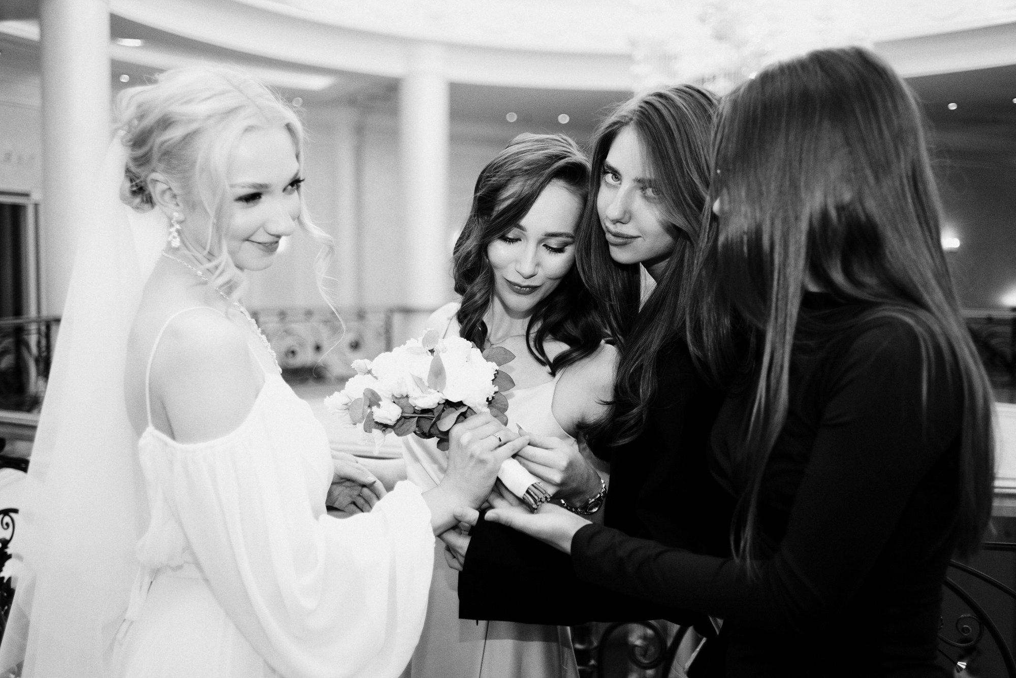 Свадебный фотограф в Тюмени — Фотосессия Тимура и Лизы в городском стиле. Портретный фотограф Тюмень Дарья Мустафина