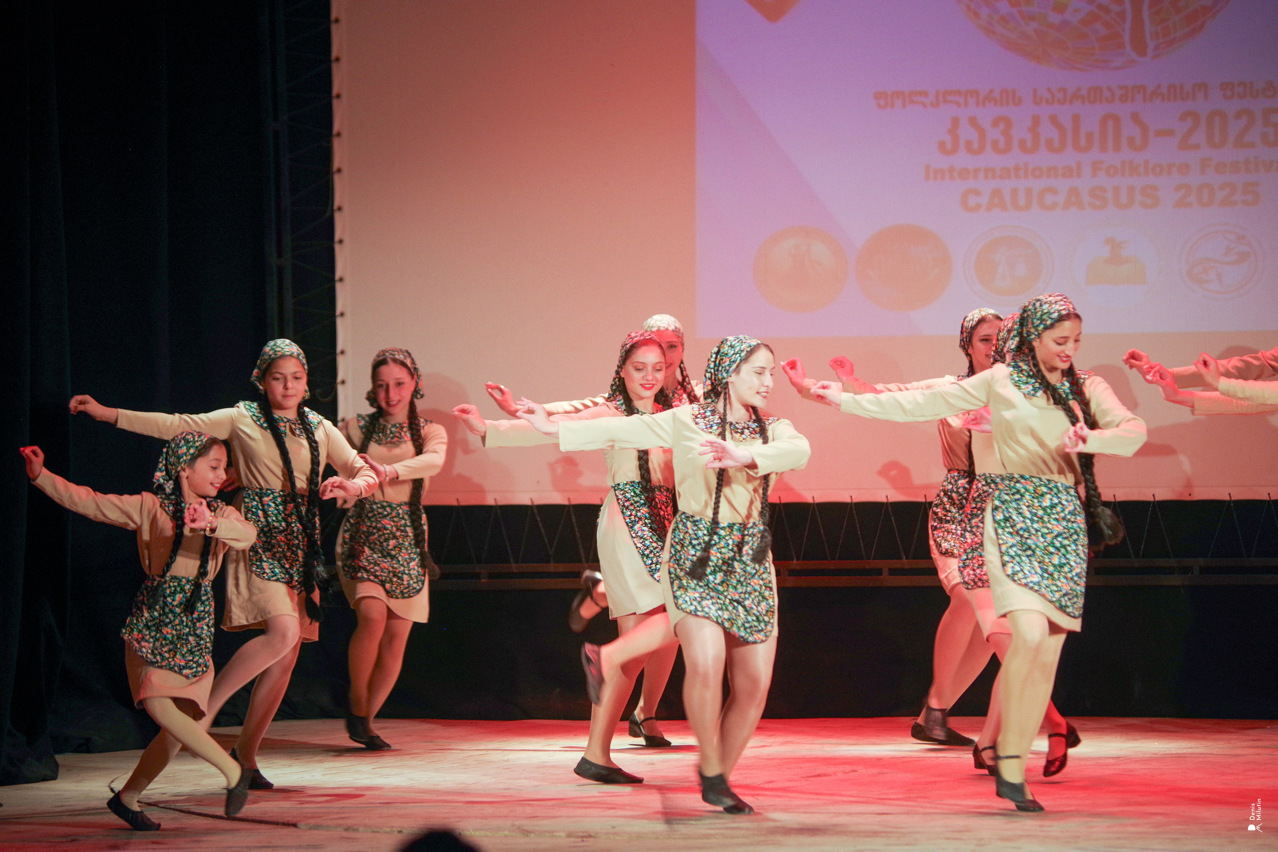 Танцы в прекрасном Они. Портретный фотограф Денис Милютин