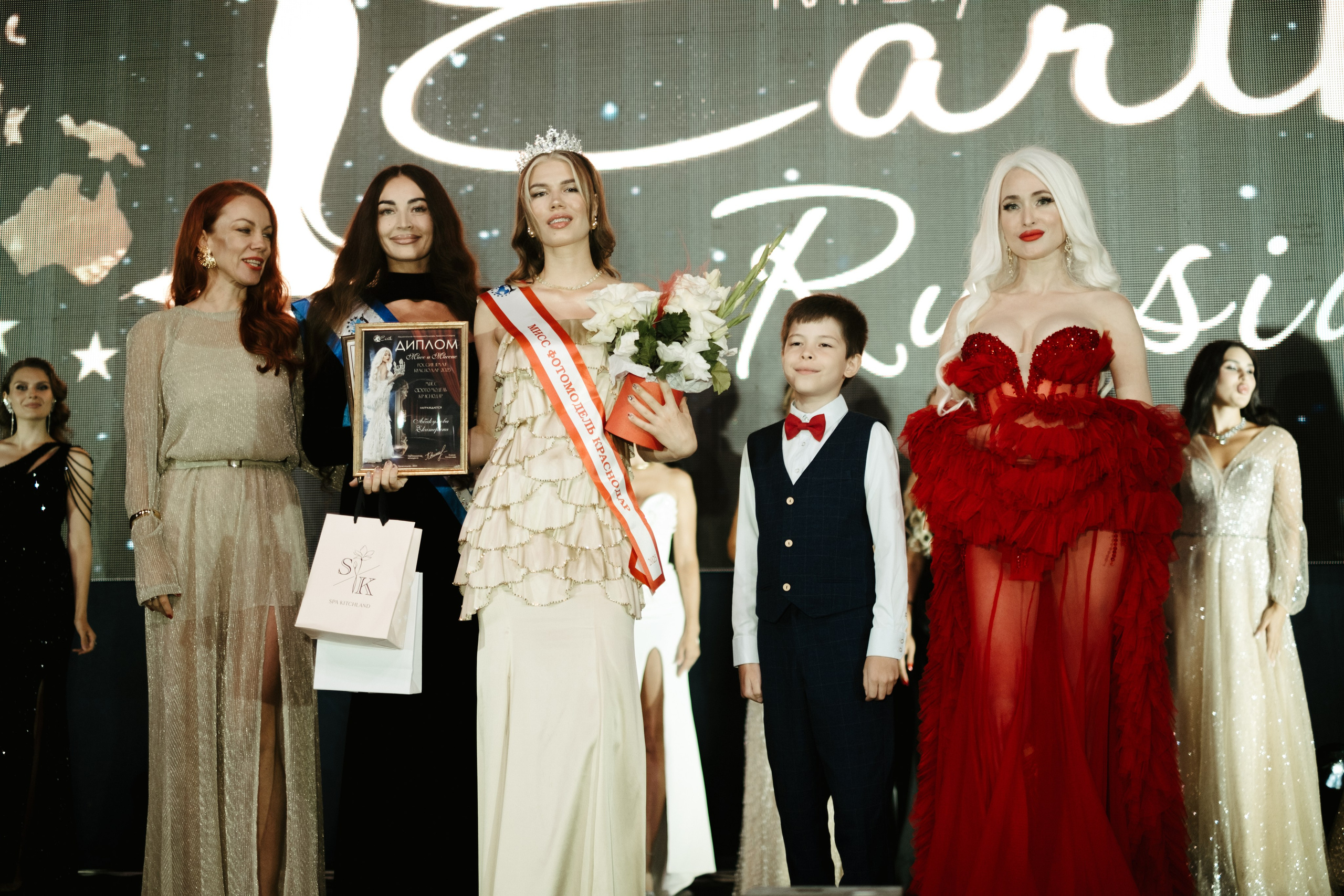 Мисс и Миссис Россия Земли Краснодар 2025 программа. Свадебный и репортажной фотограф Денис Ожигин в Краснодаре и Краснодарском крае