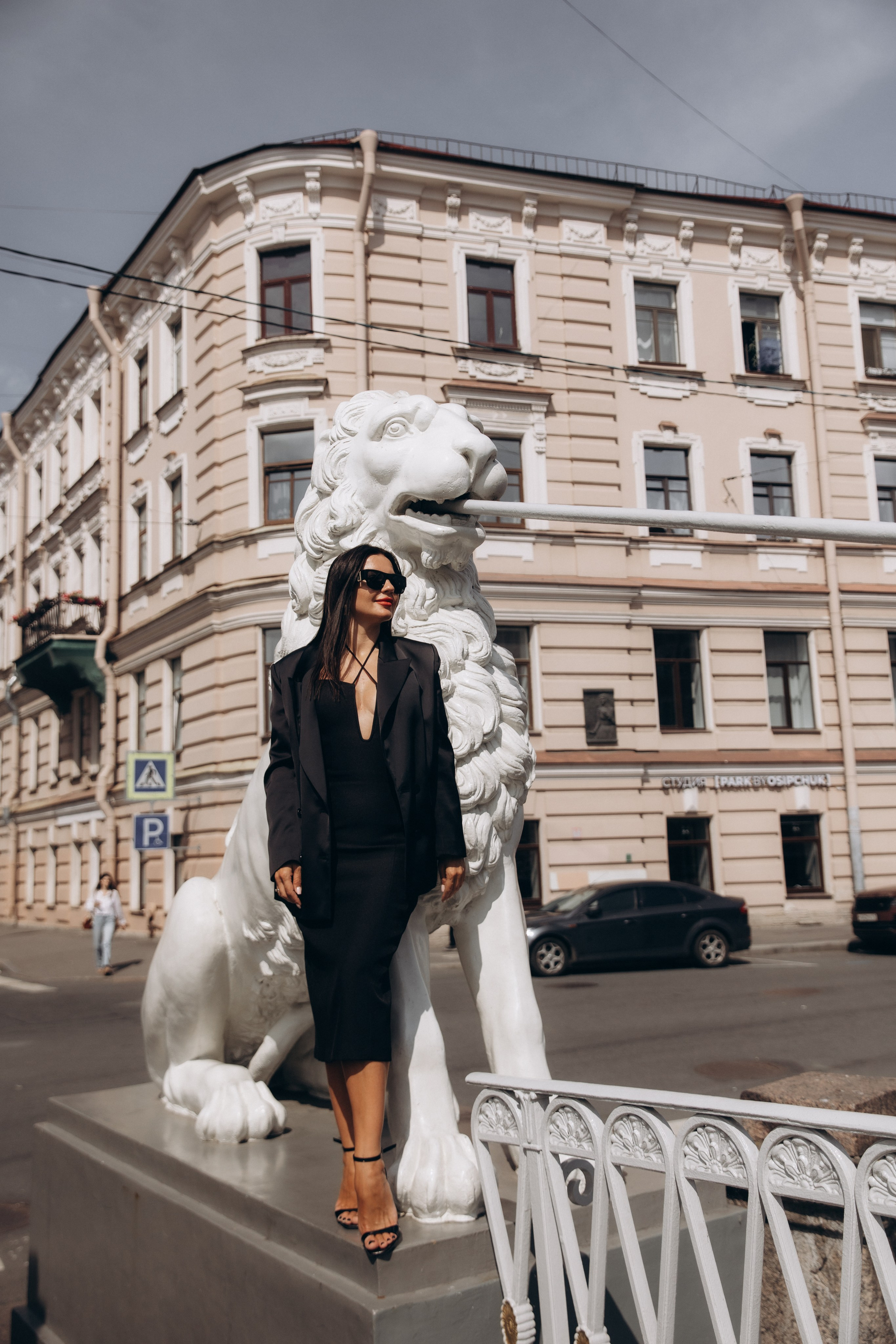 Ольга, прогулка по Фонтанке и фотосессия в парадной Ромашка. Фотограф в Санкт-Петербурге Разиля Идиятуллина