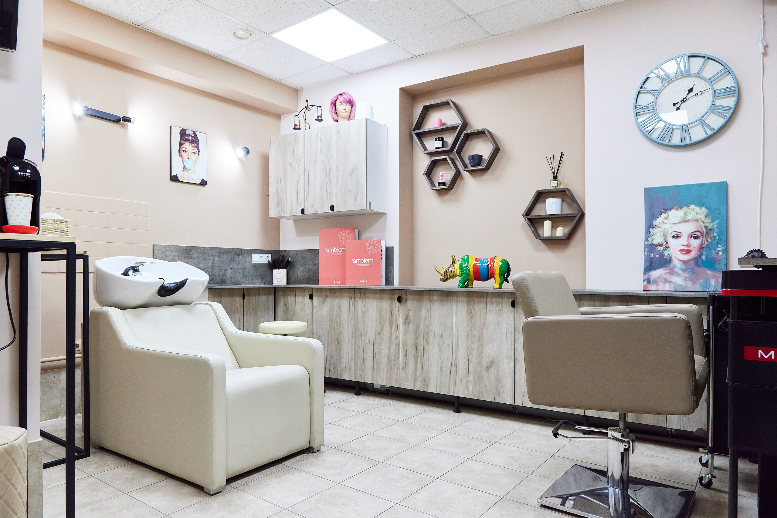 Салон красоты МяtА на Миллионной улице. Фотограф Анастасия Леонтьева Санкт-Петербург