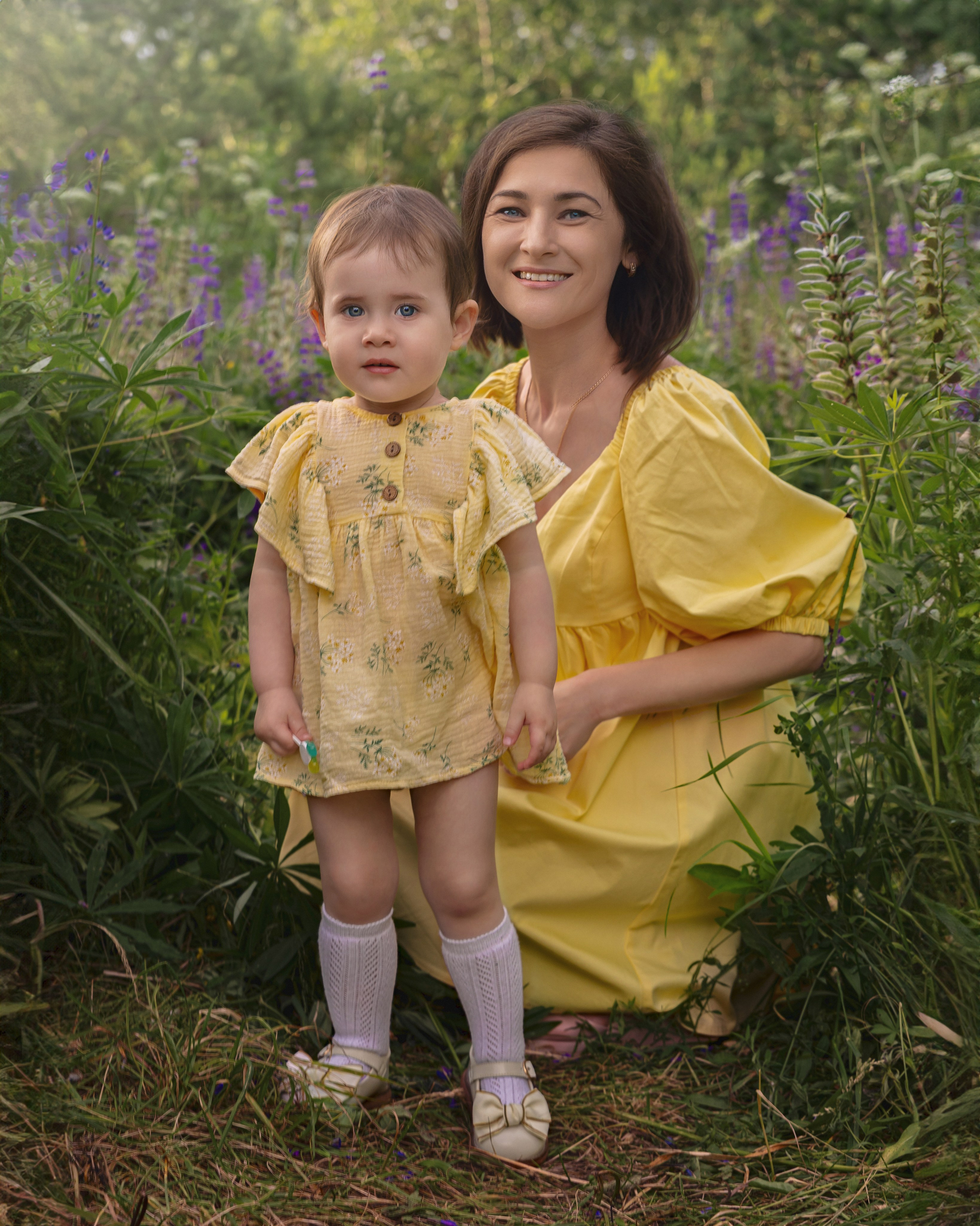 Мама с дочкой в поле люпинов. Трубинова Екатерина | Семейный фотограф | Москва