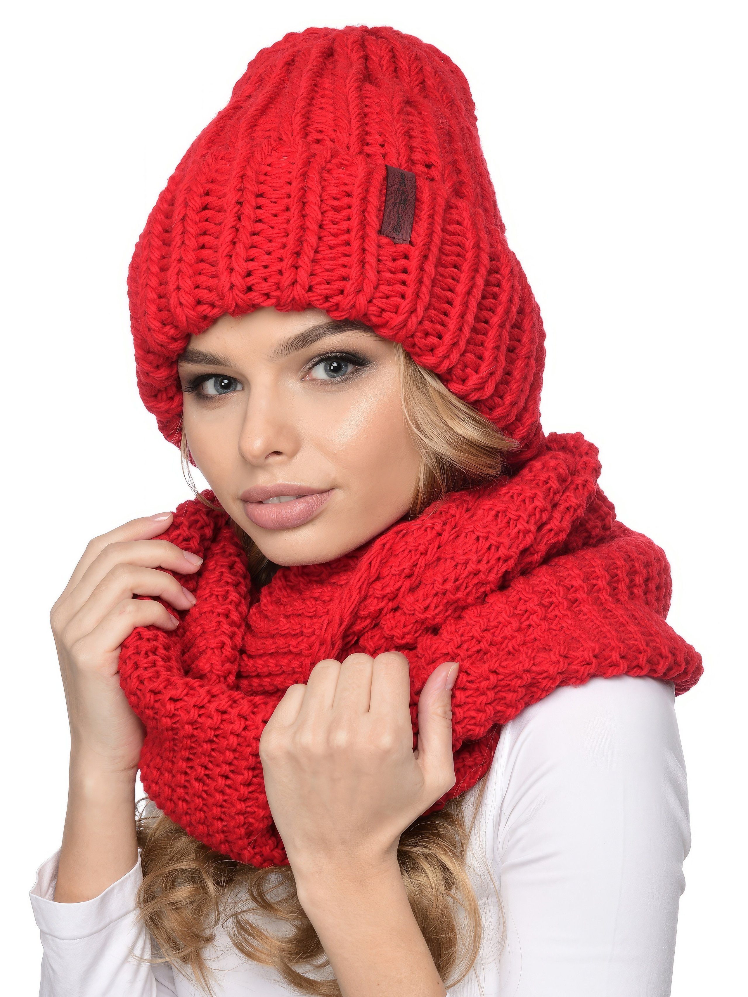 Съёмка шапки на модели