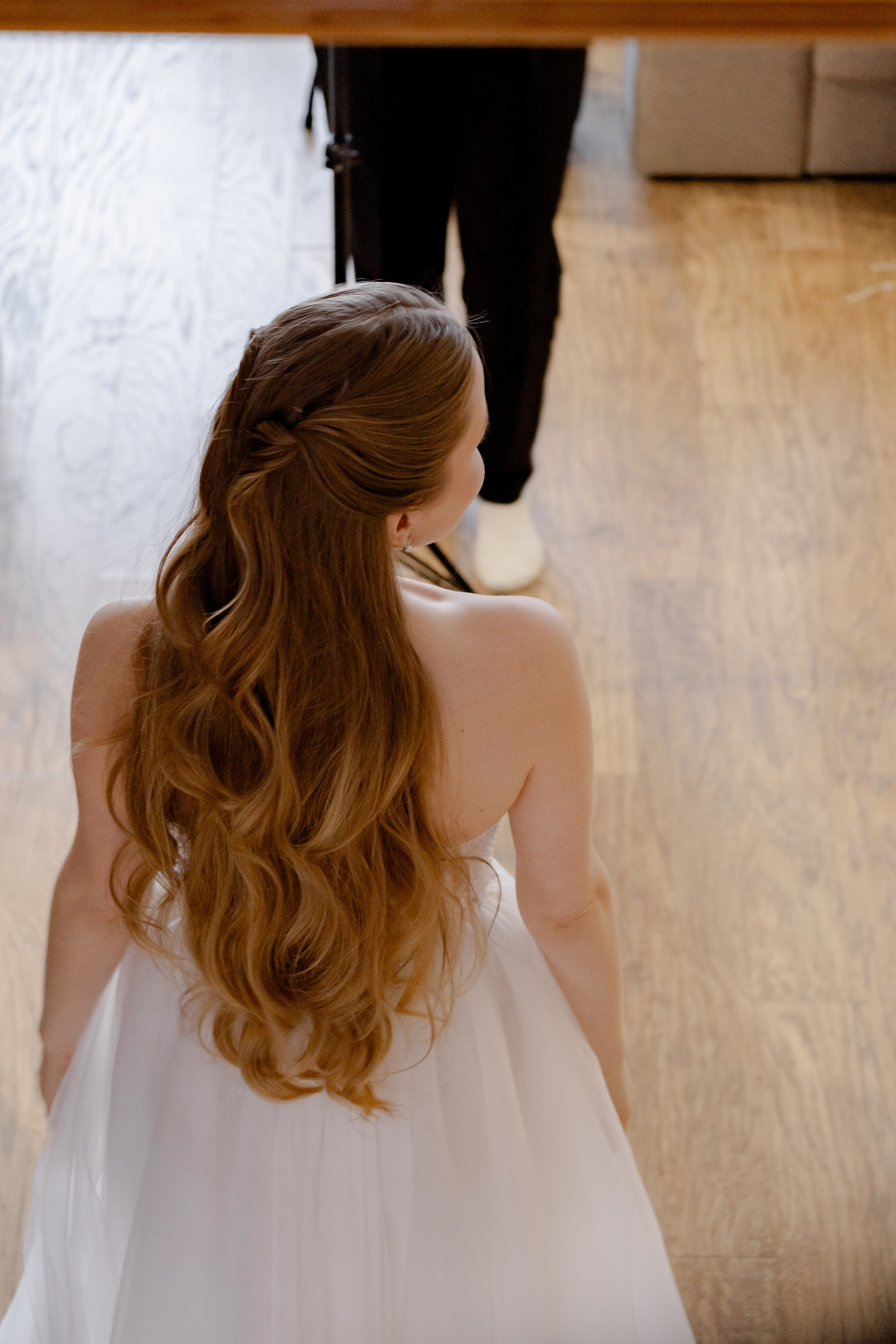 СВАДЕБНАЯ СЬЕМКА СБОРОВ В ОТЕЛЕ И ВЫЕЗД НА ЦЕРЕМОНИЮ (СНЯТО В СИБИРЕ В НИЖНЕВАРТОВСКЕ)М. Профессиональный фотограф, Санкт-Петербург — Виктория Богомолова