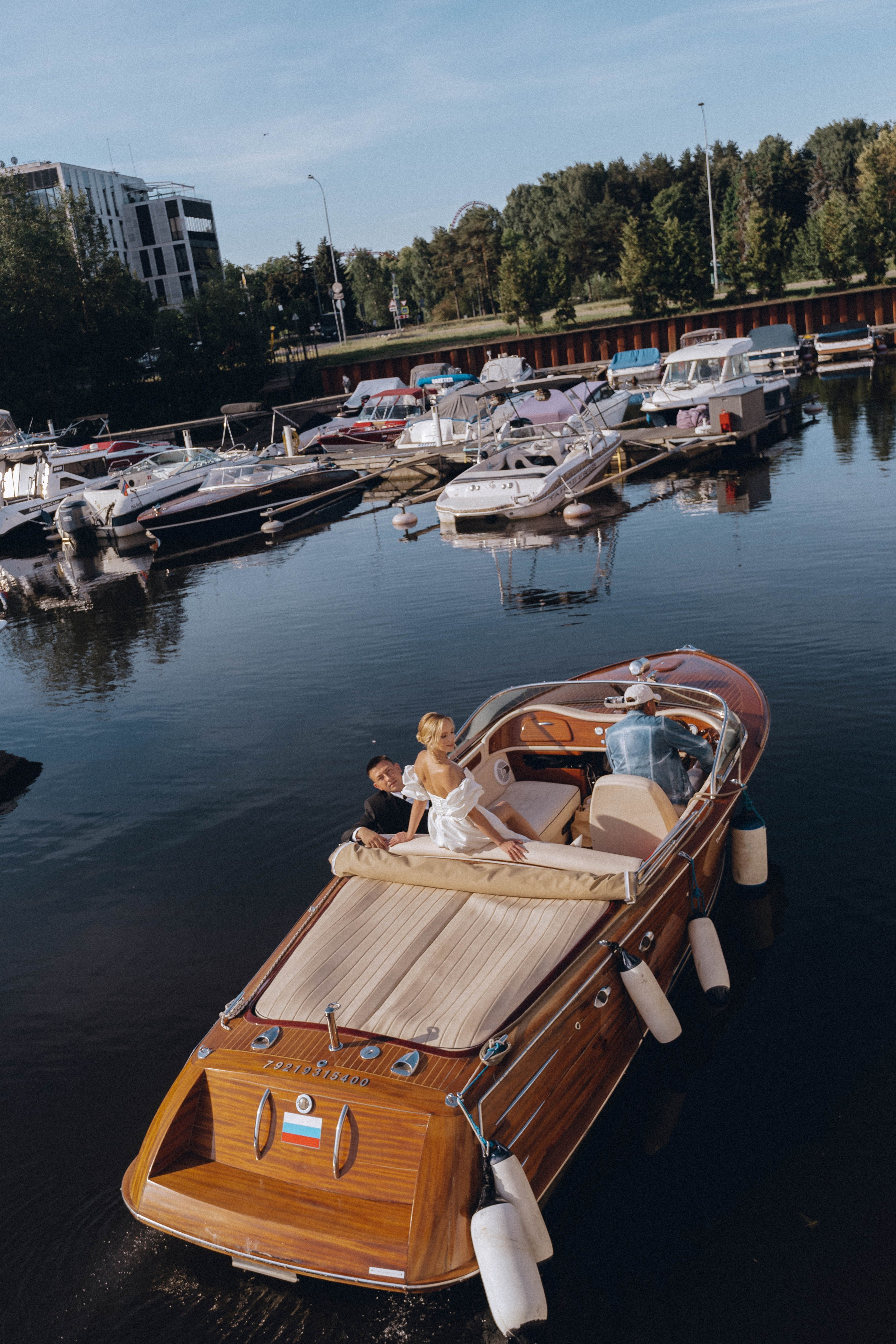 СВАДЕНБНАЯ СЬЕМКА НА КАТЕРЕ ПО КАНАЛАМ САНКТ-ПЕТЕРБУРГА И В АКВАТОРИИ НЕВЫ. Профессиональный фотограф, Санкт-Петербург — Виктория Богомолова