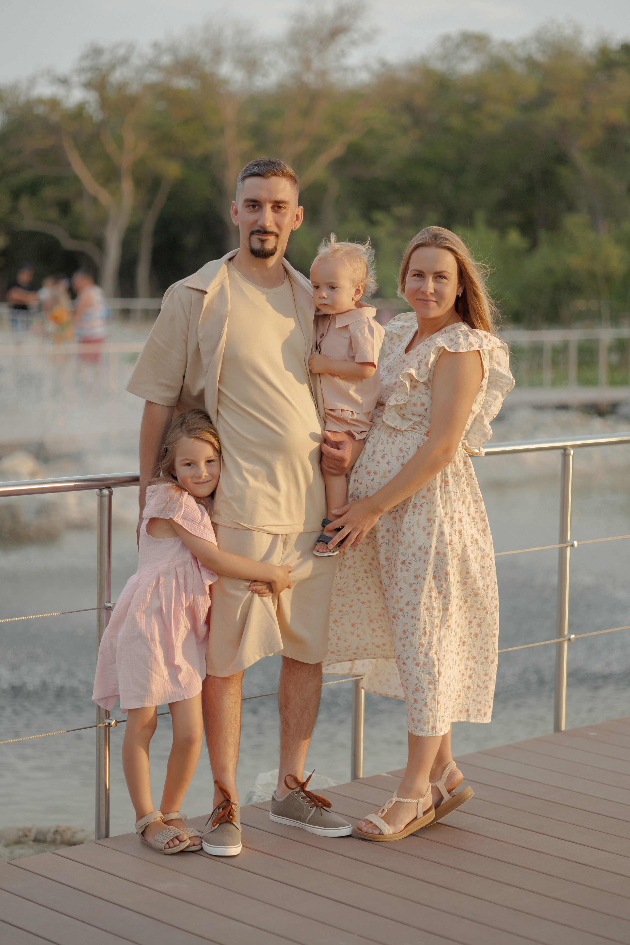 Семейная прогулка в парке Молодежный. Семейный и портретный фотограф в Геленджике Любовь Бодрова