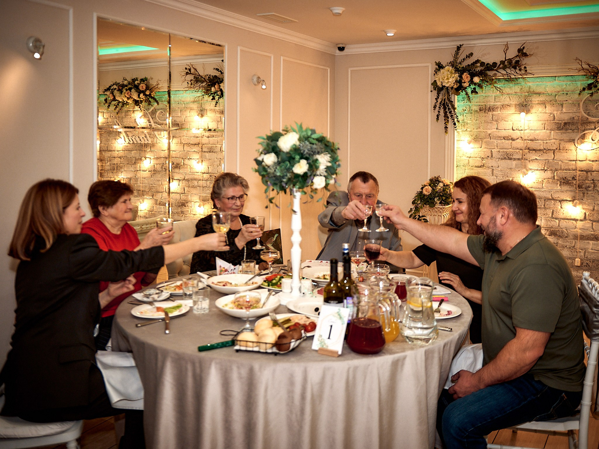 55 лет 💕. Свадебный фотограф, видеограф, рилсмейкер в Санкт-Петербурге и Москве